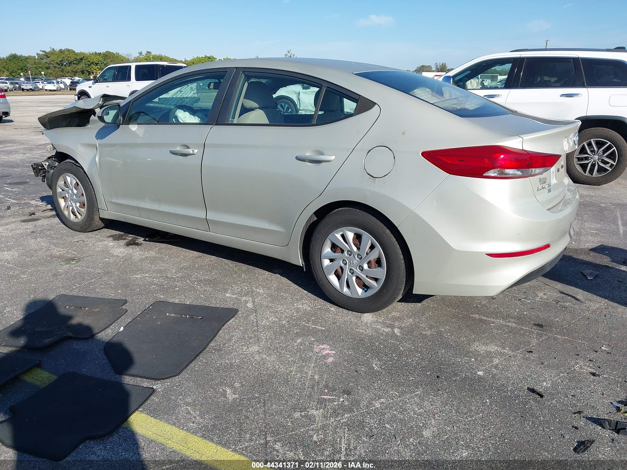 HYUNDAI ELANTRA image 3