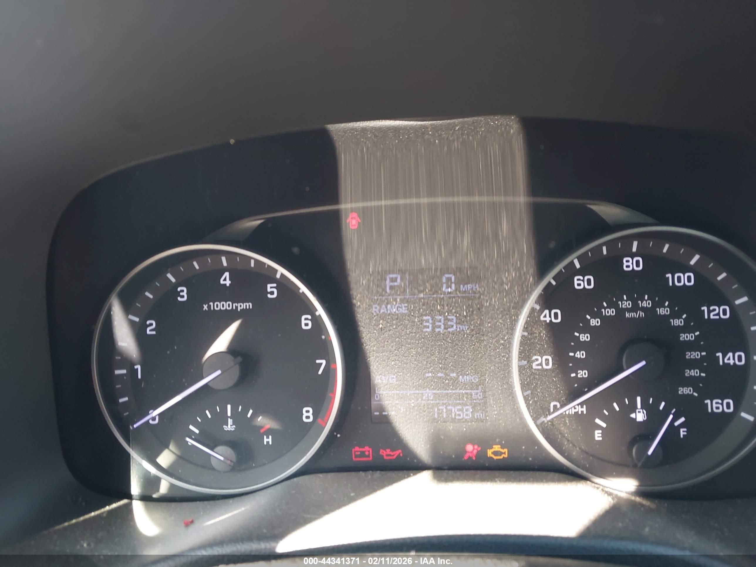 HYUNDAI ELANTRA image 7