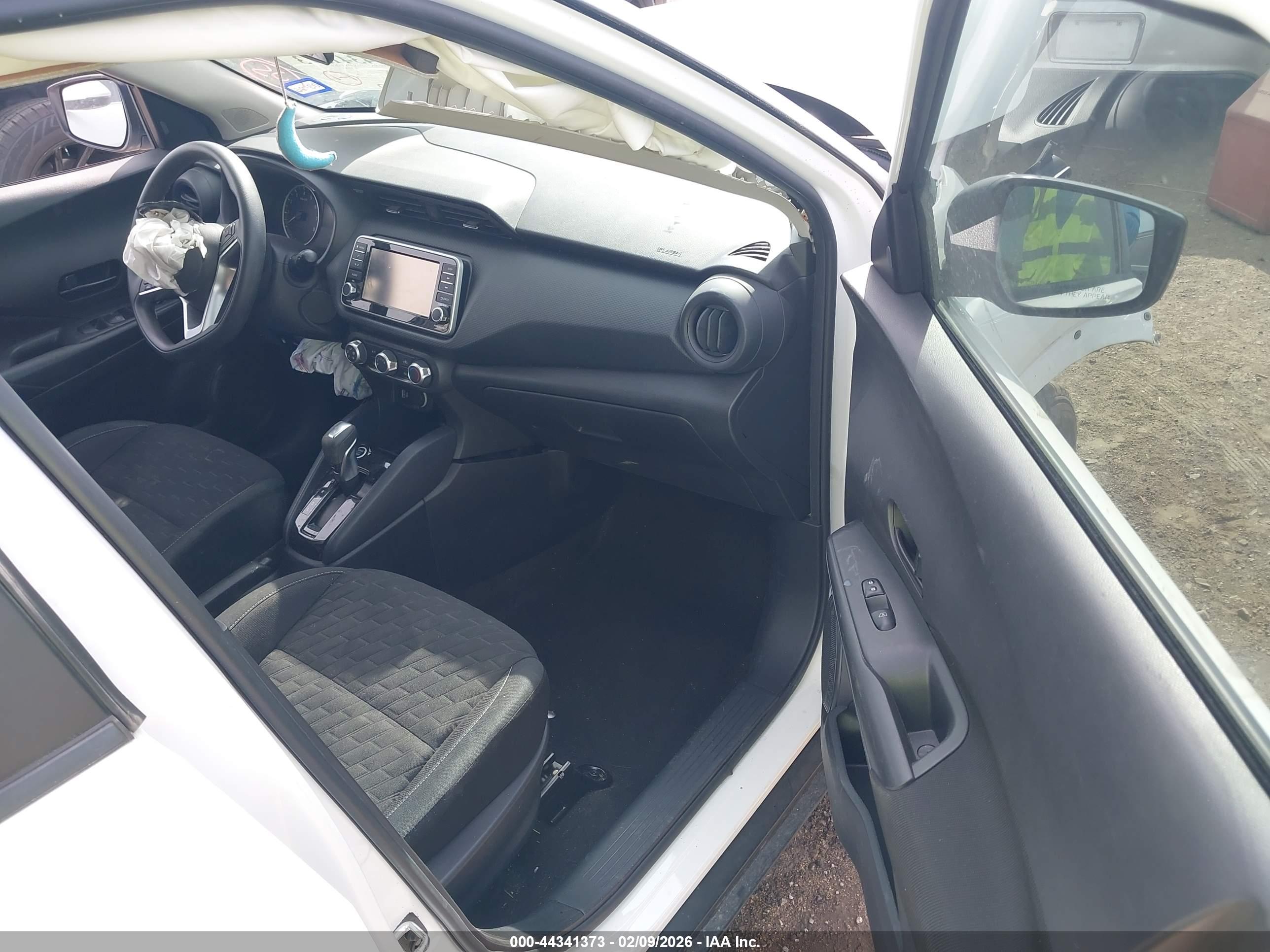 NISSAN KICKS image 5