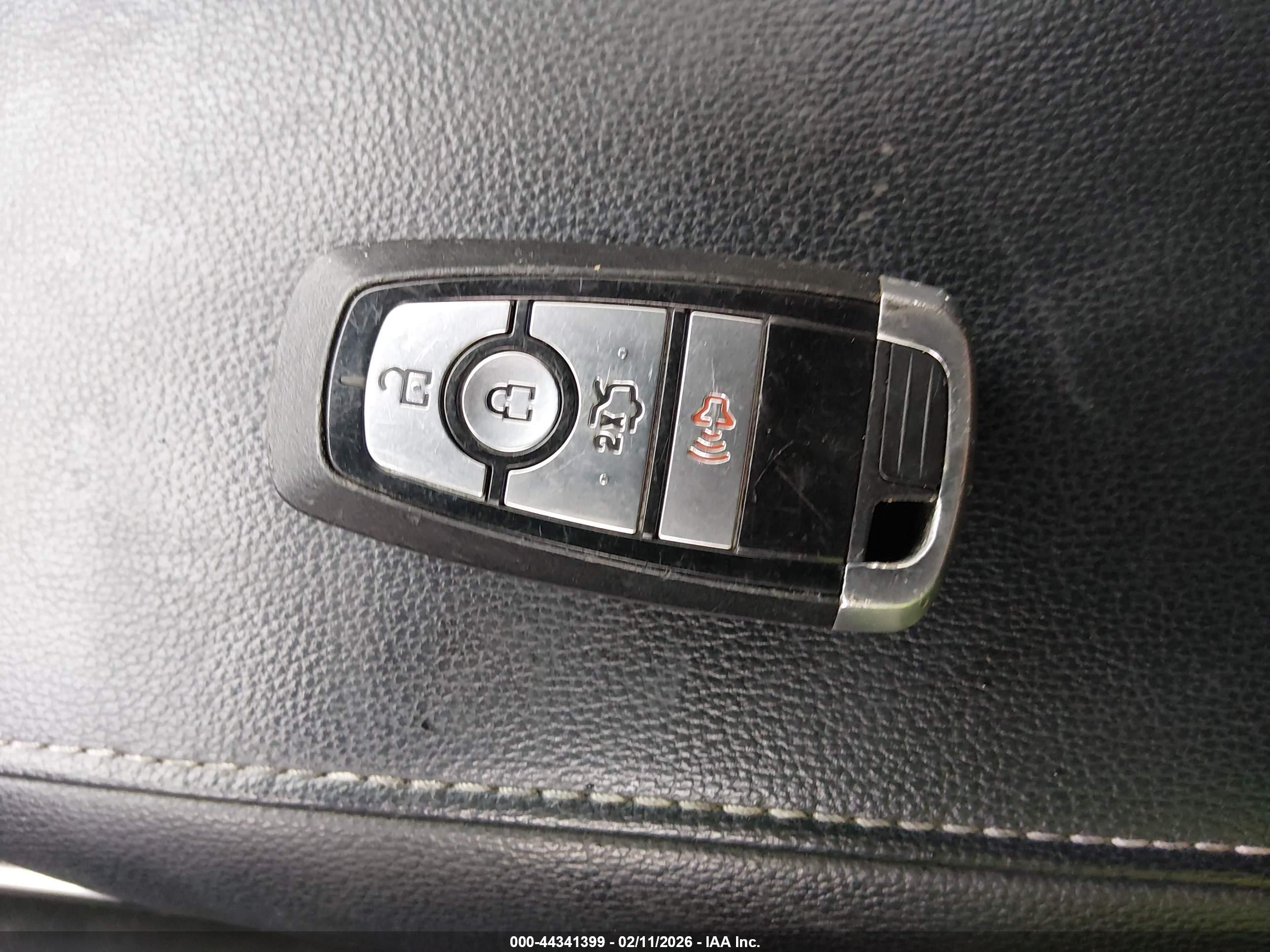 FORD FUSION image 11