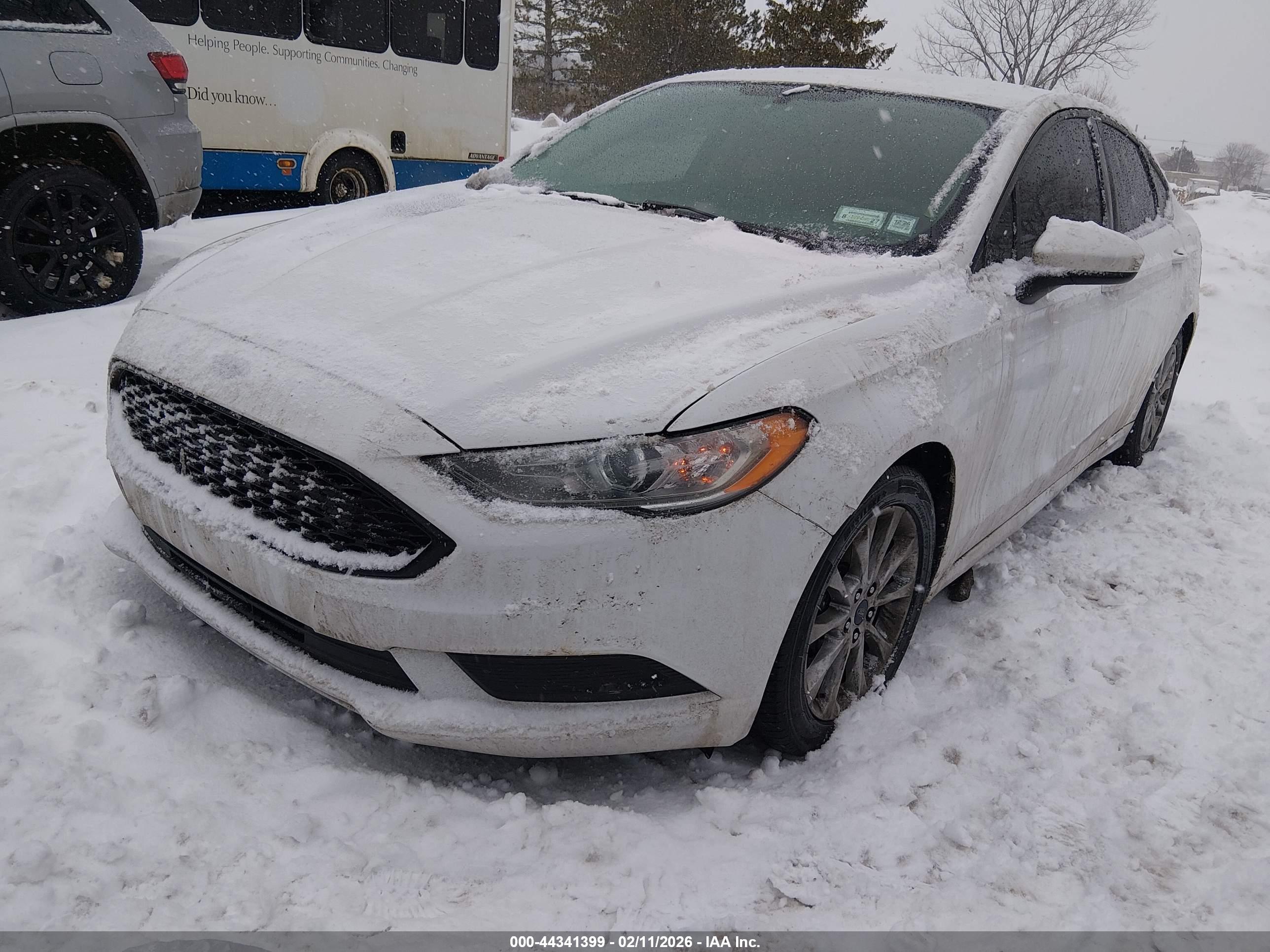 FORD FUSION image 2
