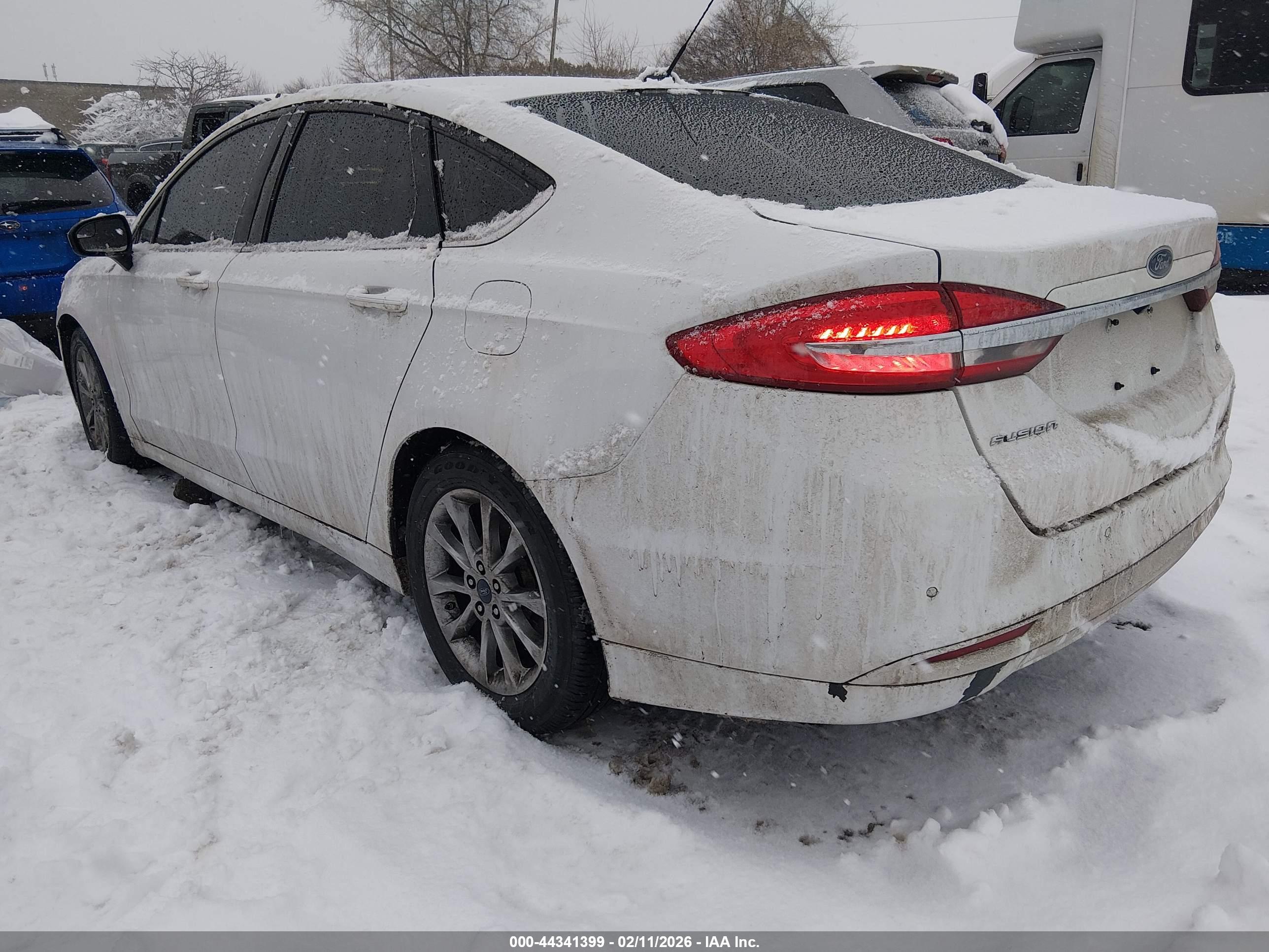 FORD FUSION image 3