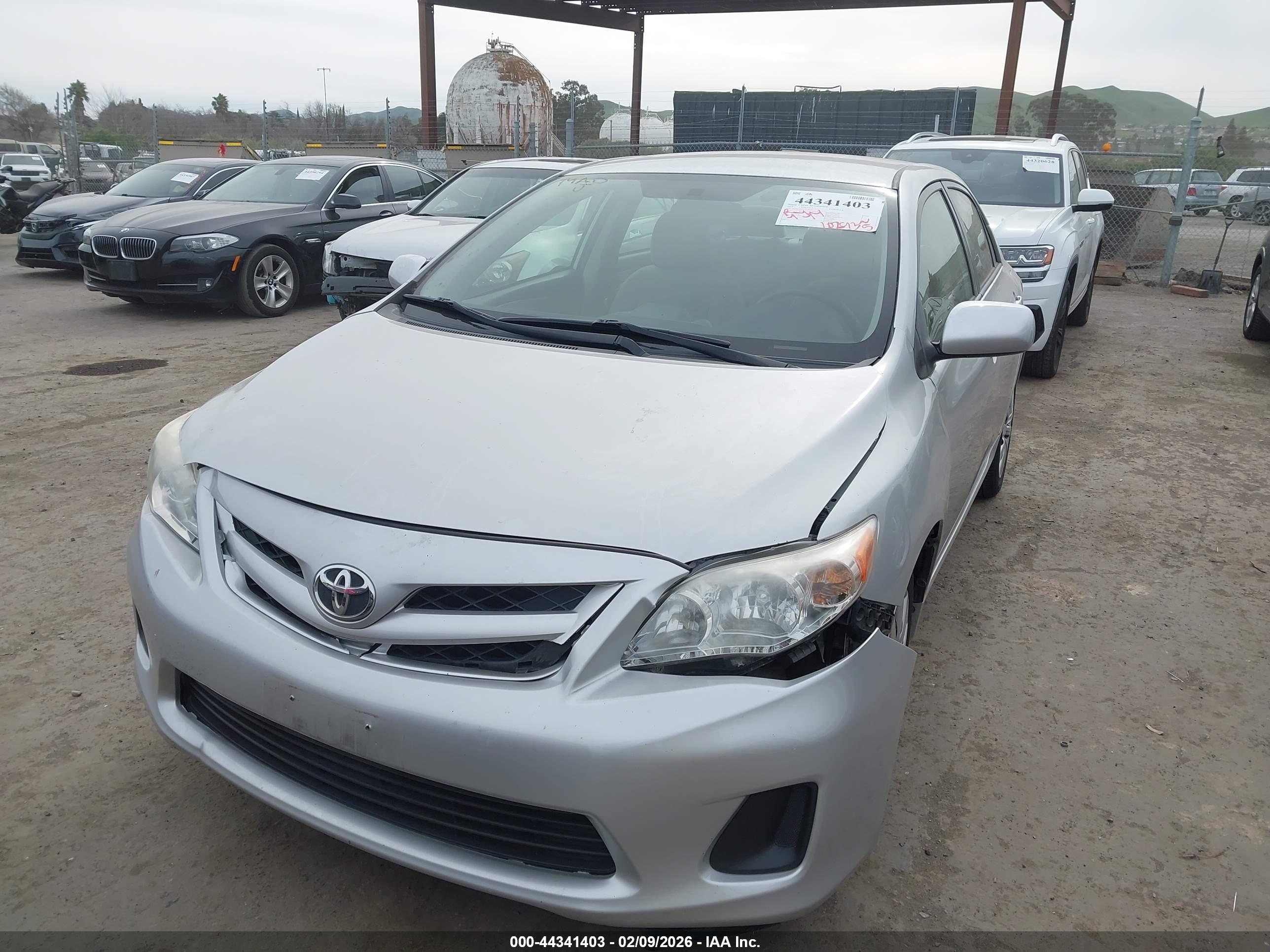 TOYOTA COROLLA image 6