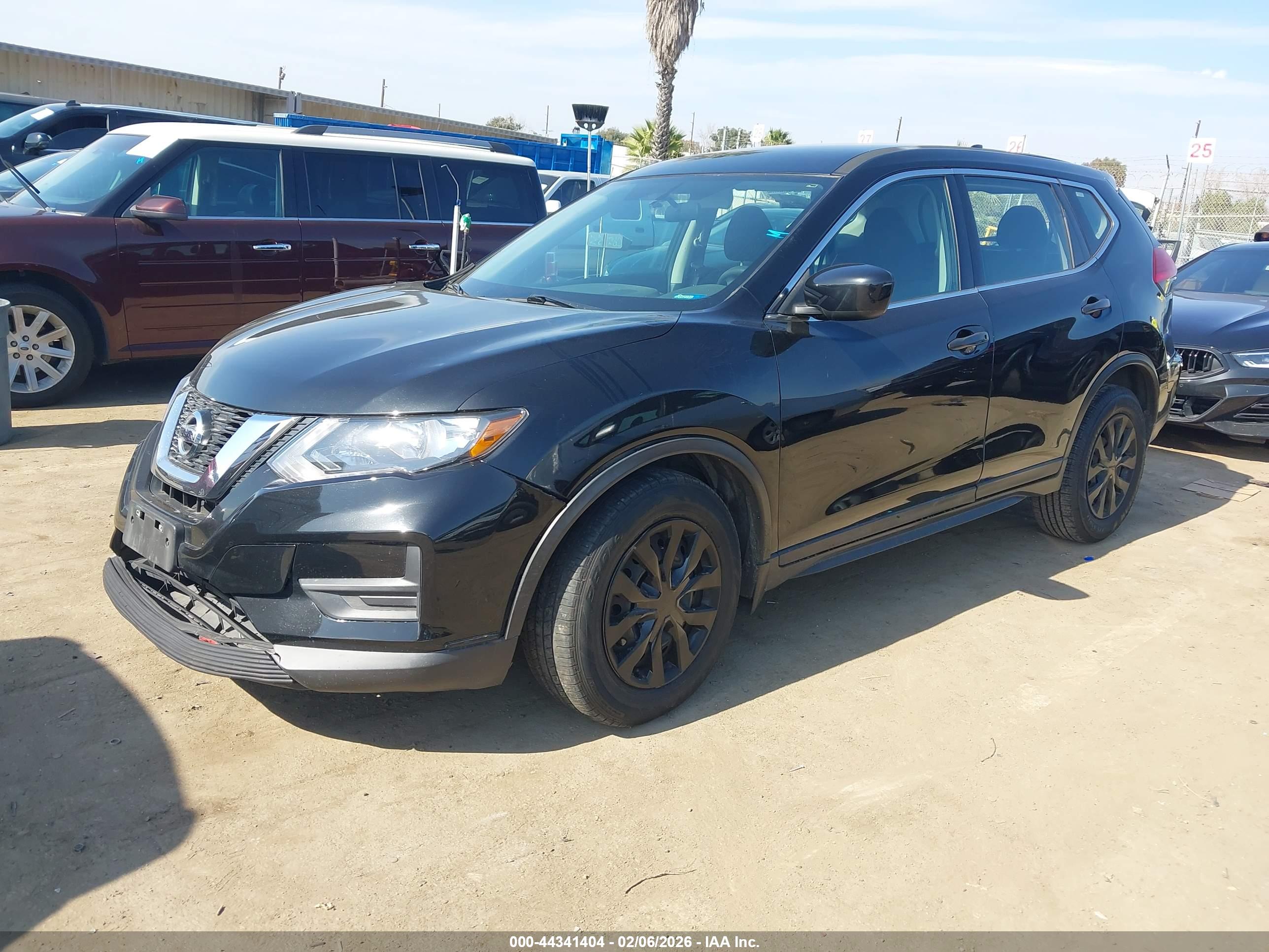 NISSAN ROGUE image 2