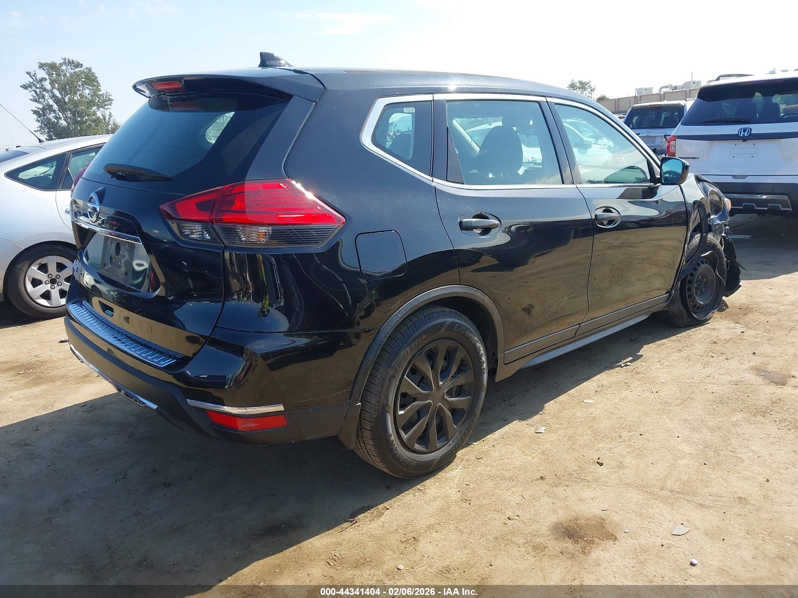NISSAN ROGUE image 4