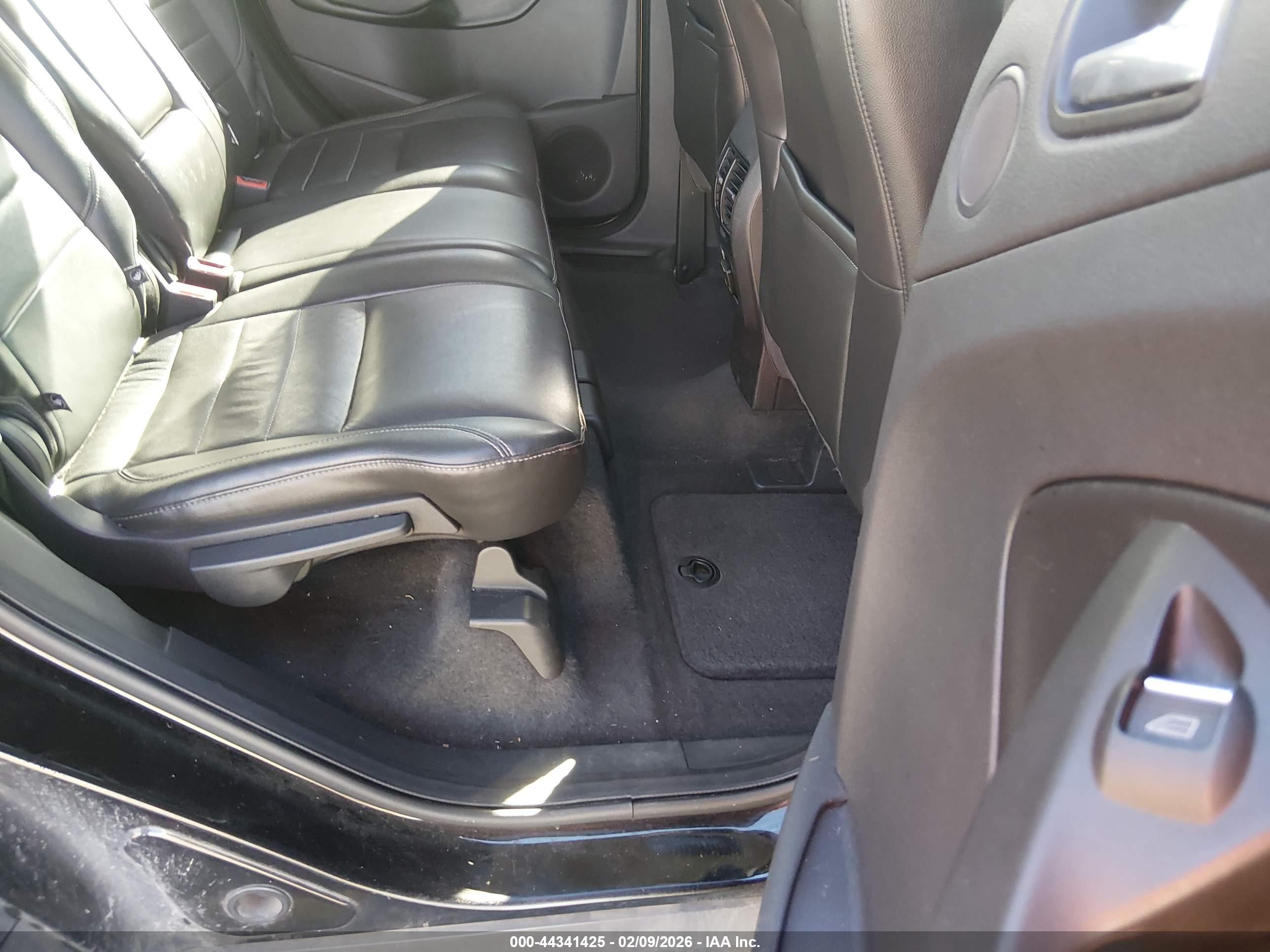 FORD ESCAPE image 8