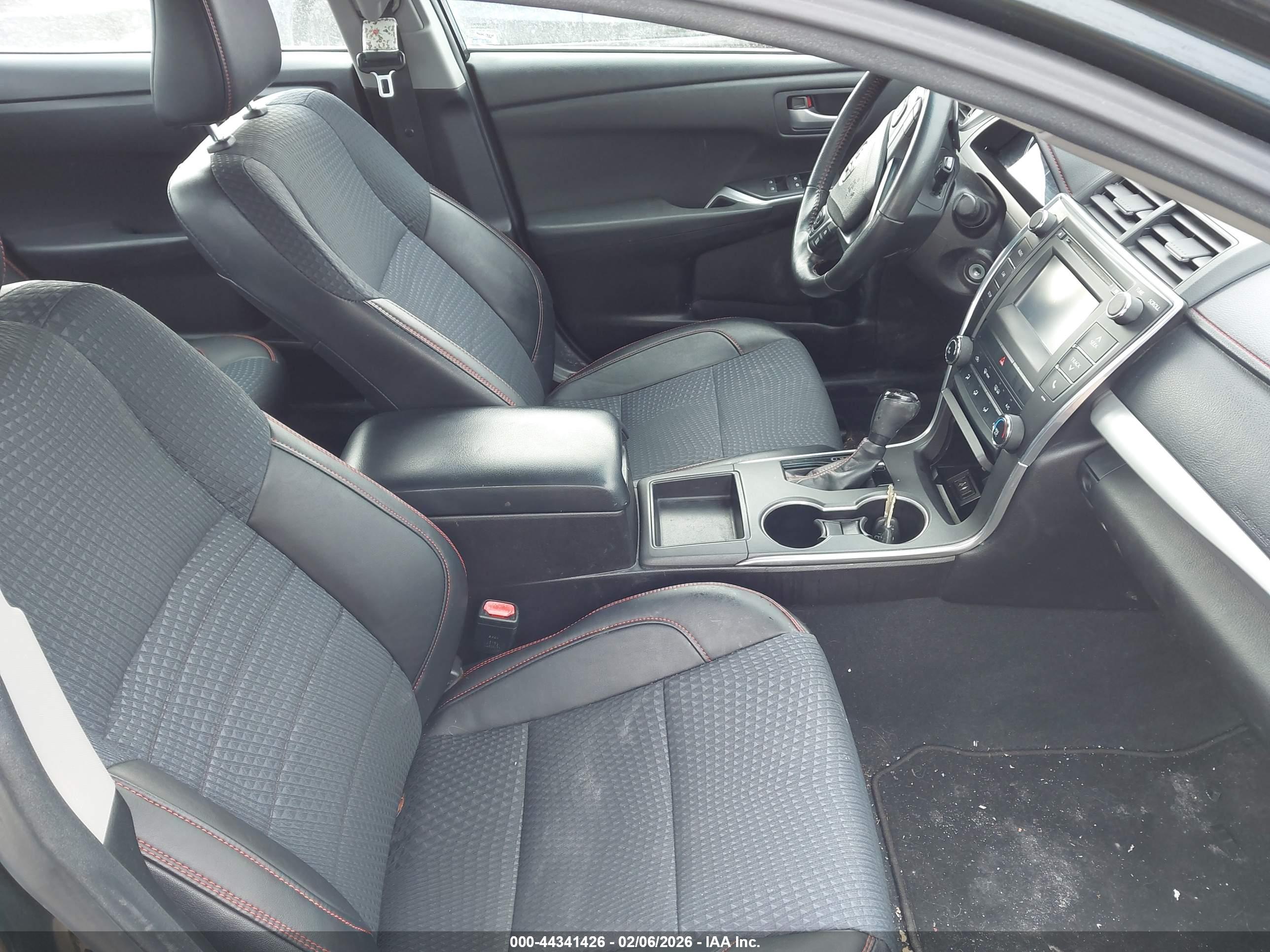 TOYOTA CAMRY image 5