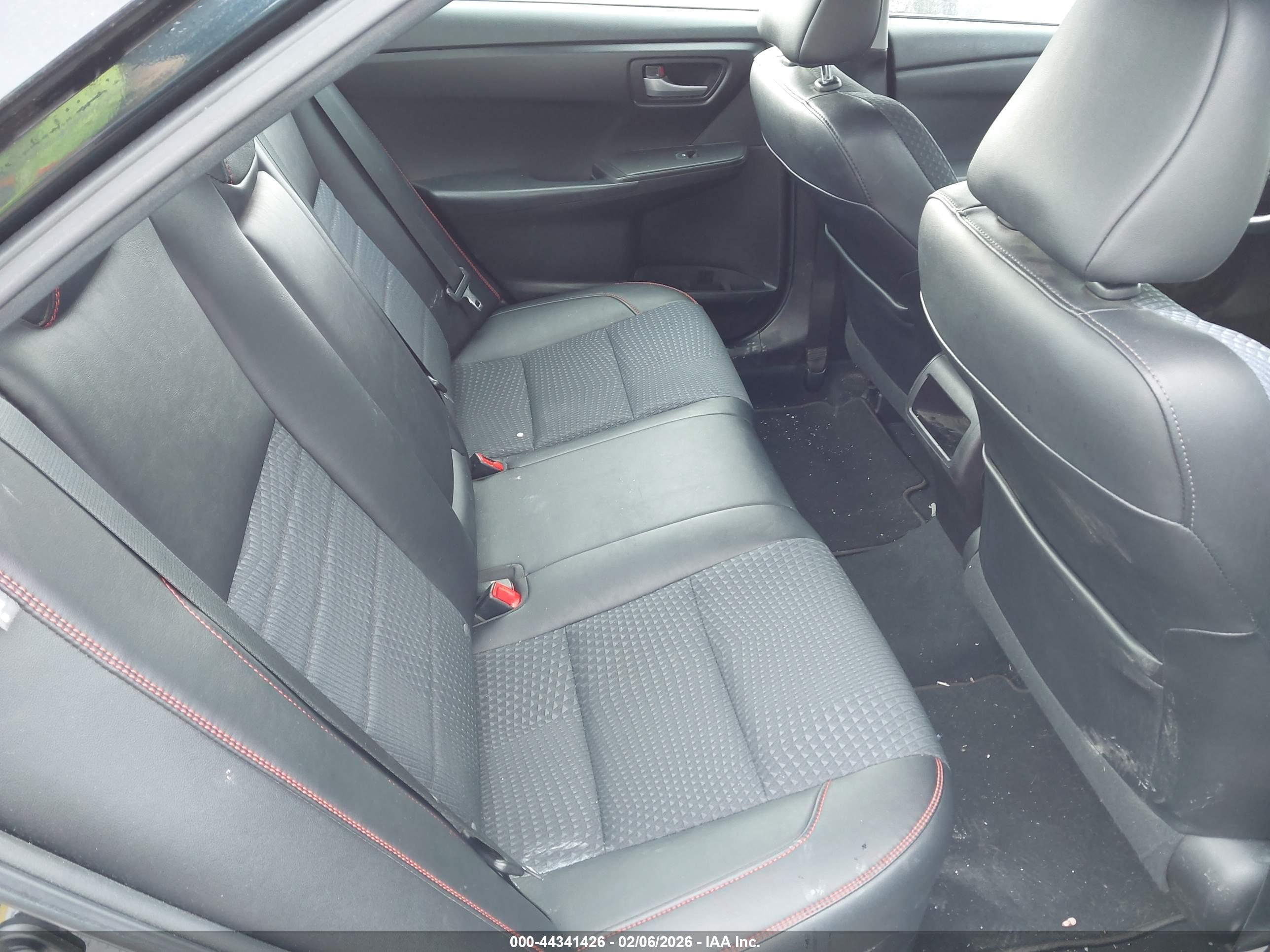 TOYOTA CAMRY image 8