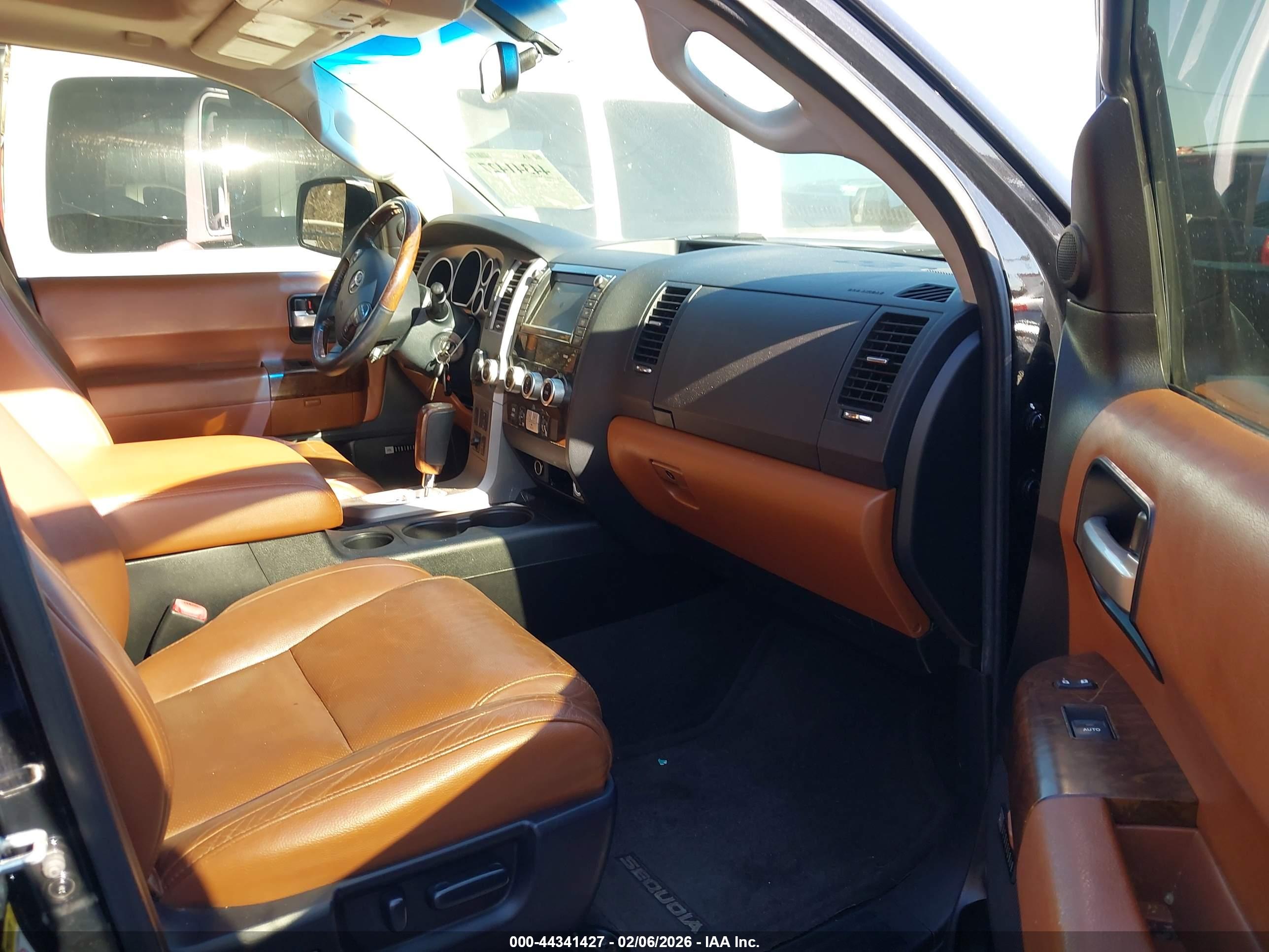 TOYOTA SEQUOIA image 5