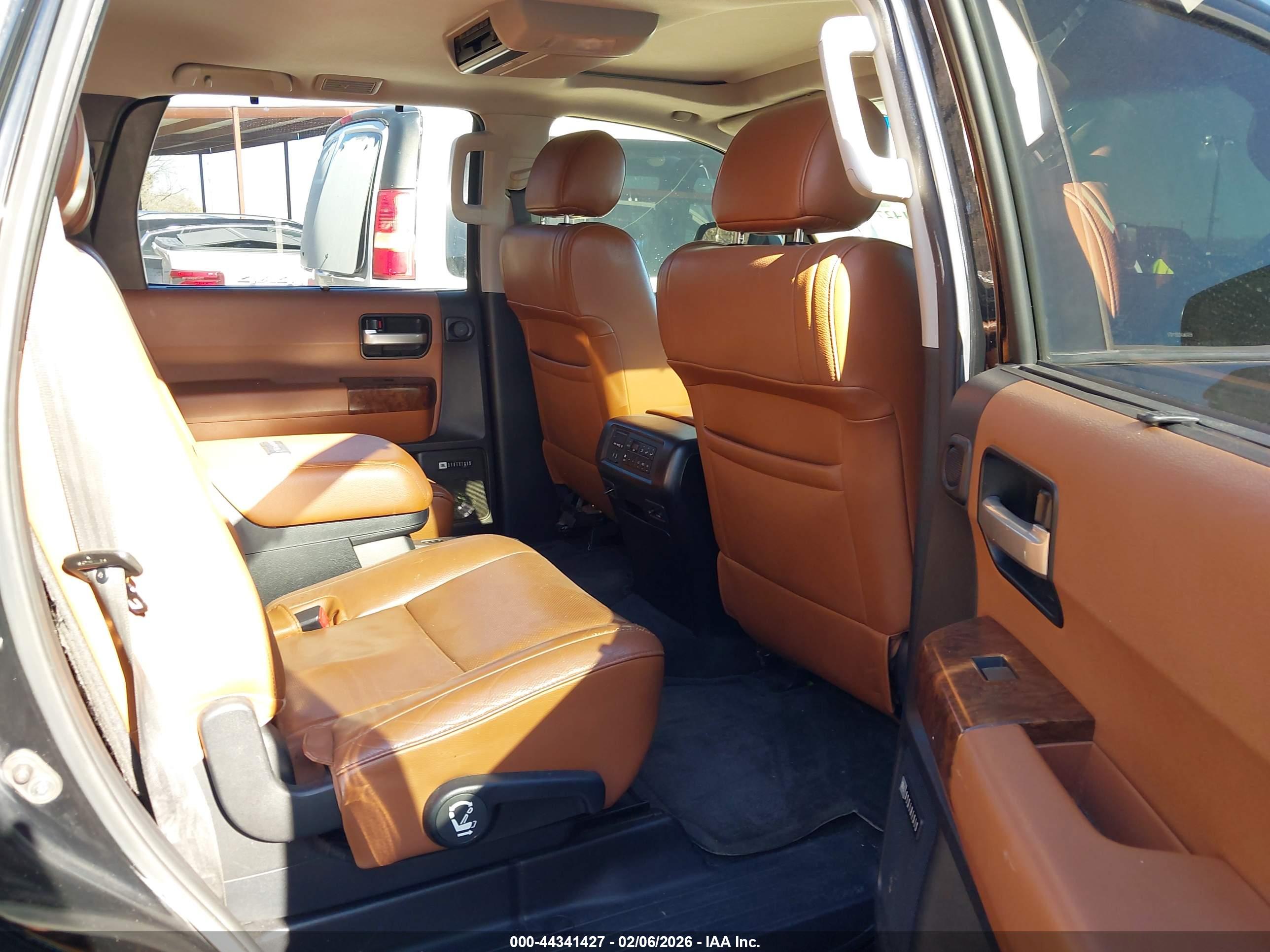 TOYOTA SEQUOIA image 8