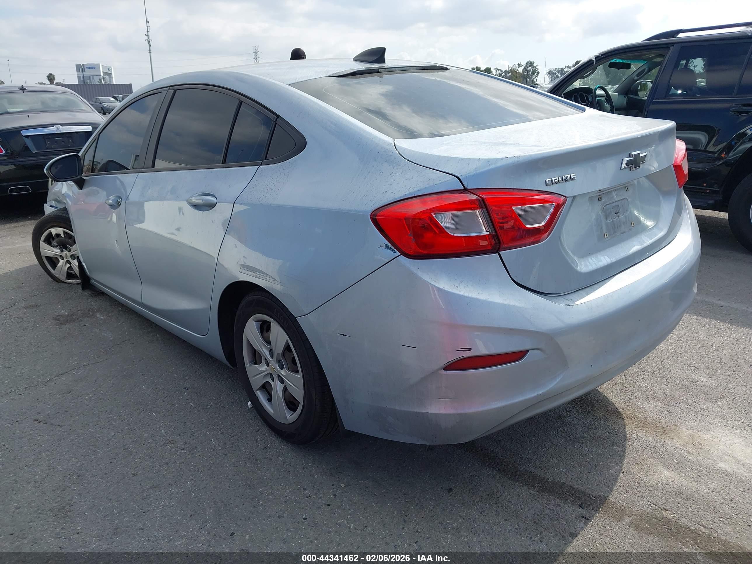 CHEVROLET CRUZE image 3