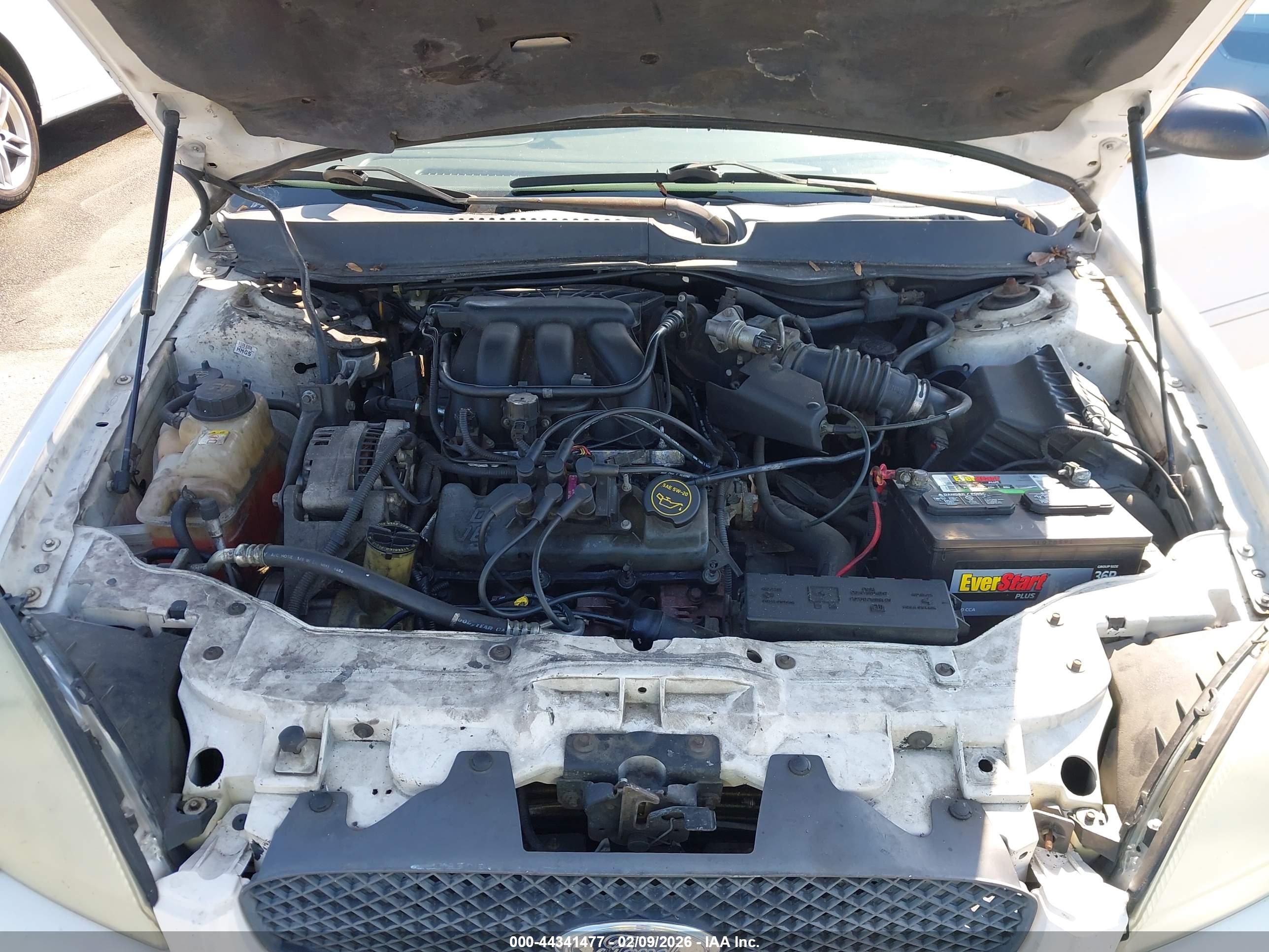 FORD TAURUS image 10
