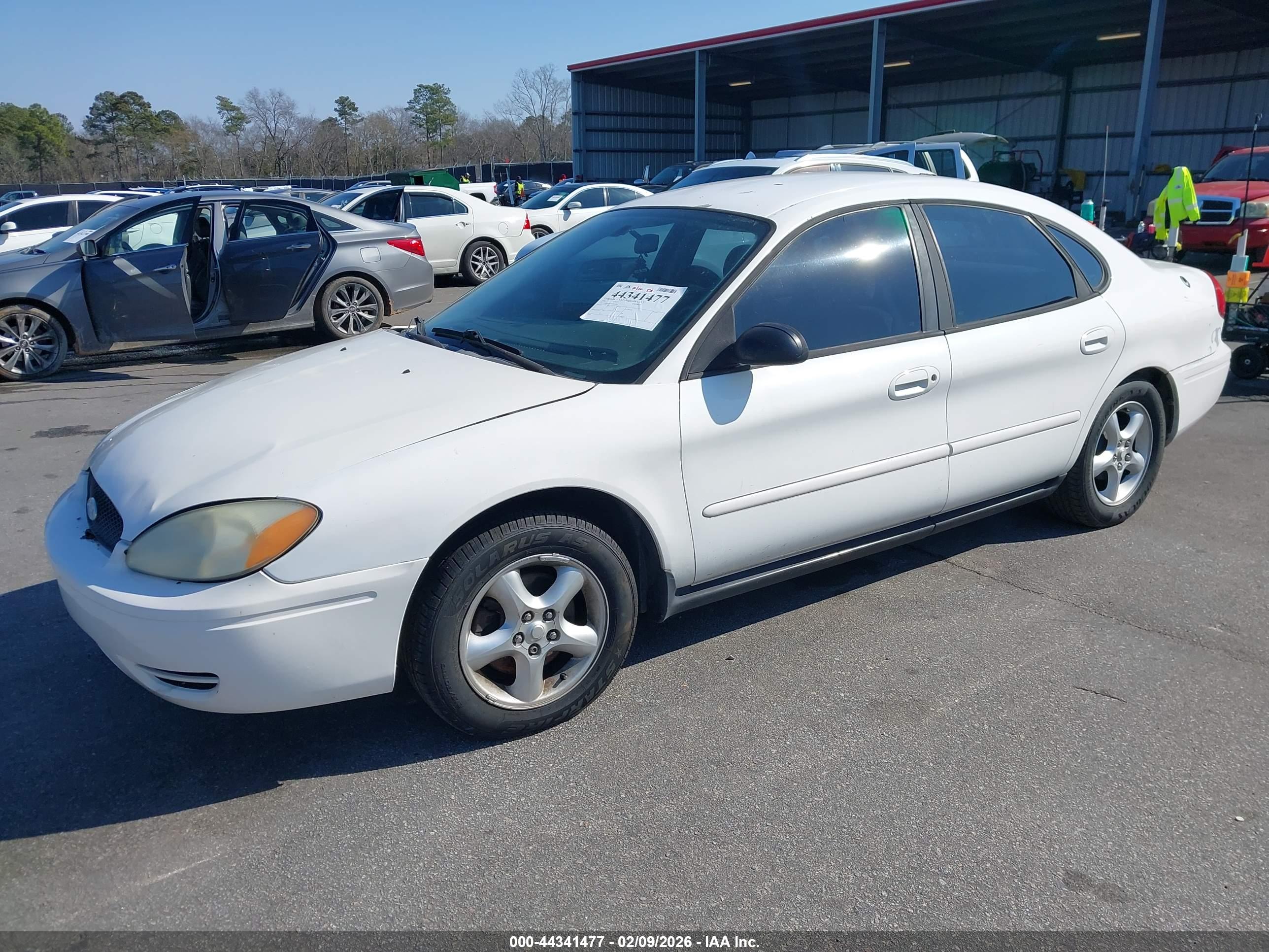 FORD TAURUS image 2
