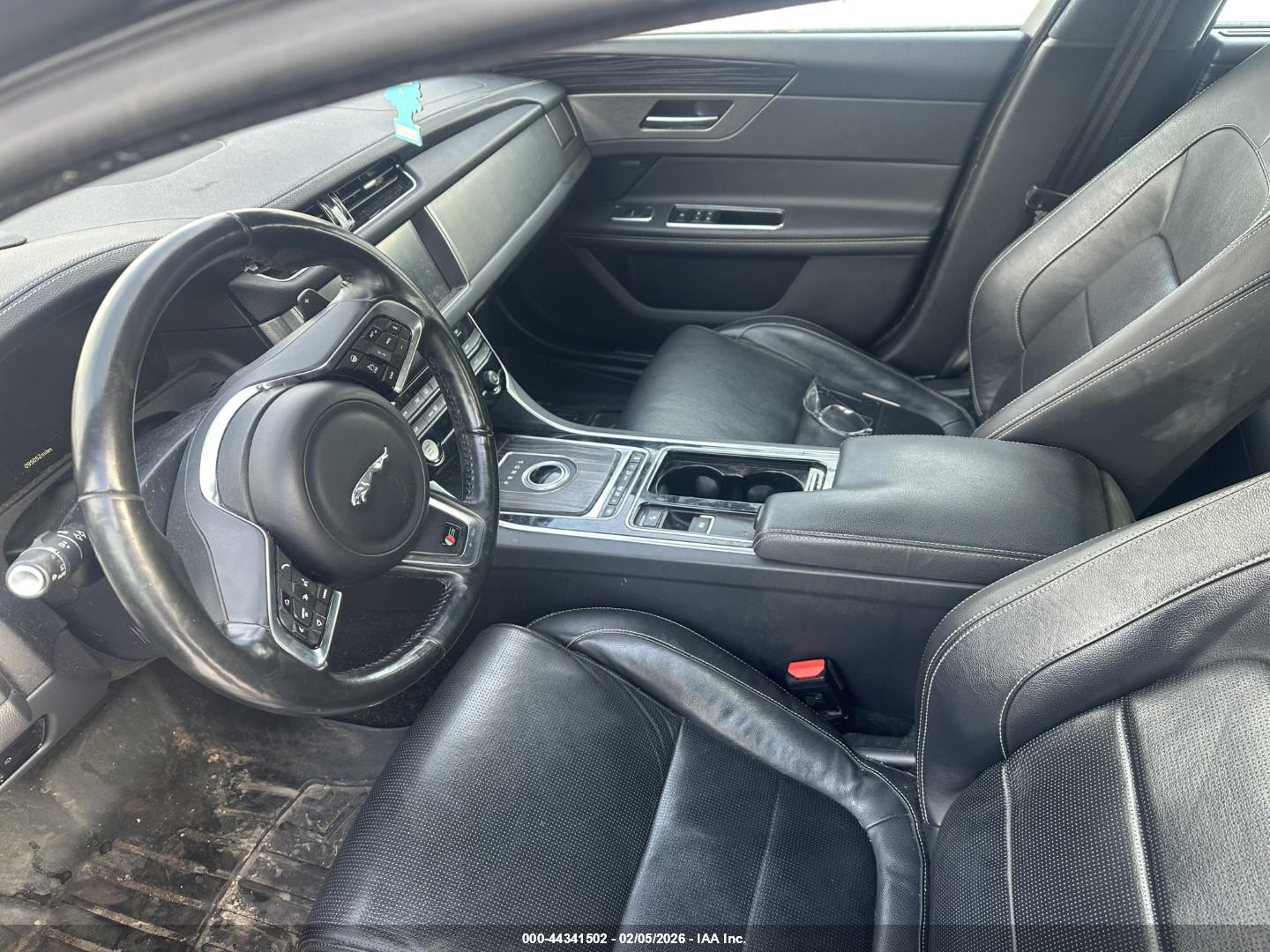 JAGUAR XF image 5