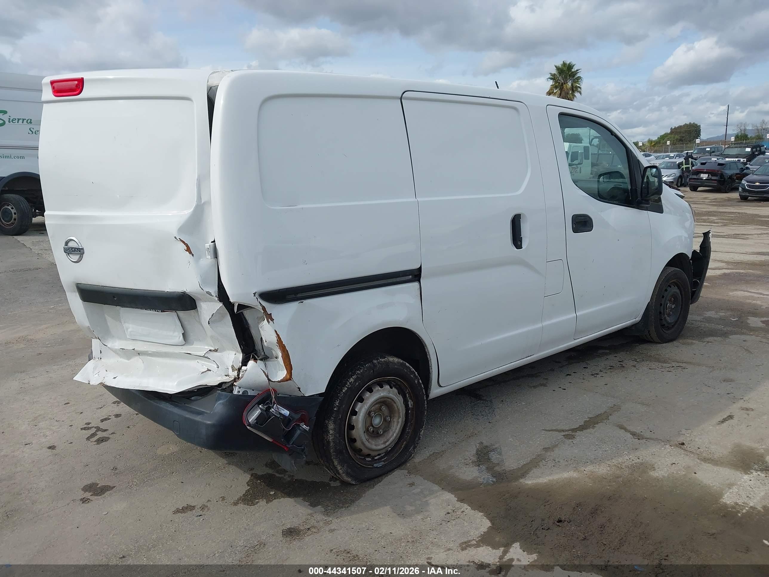 NISSAN NV200 image 4