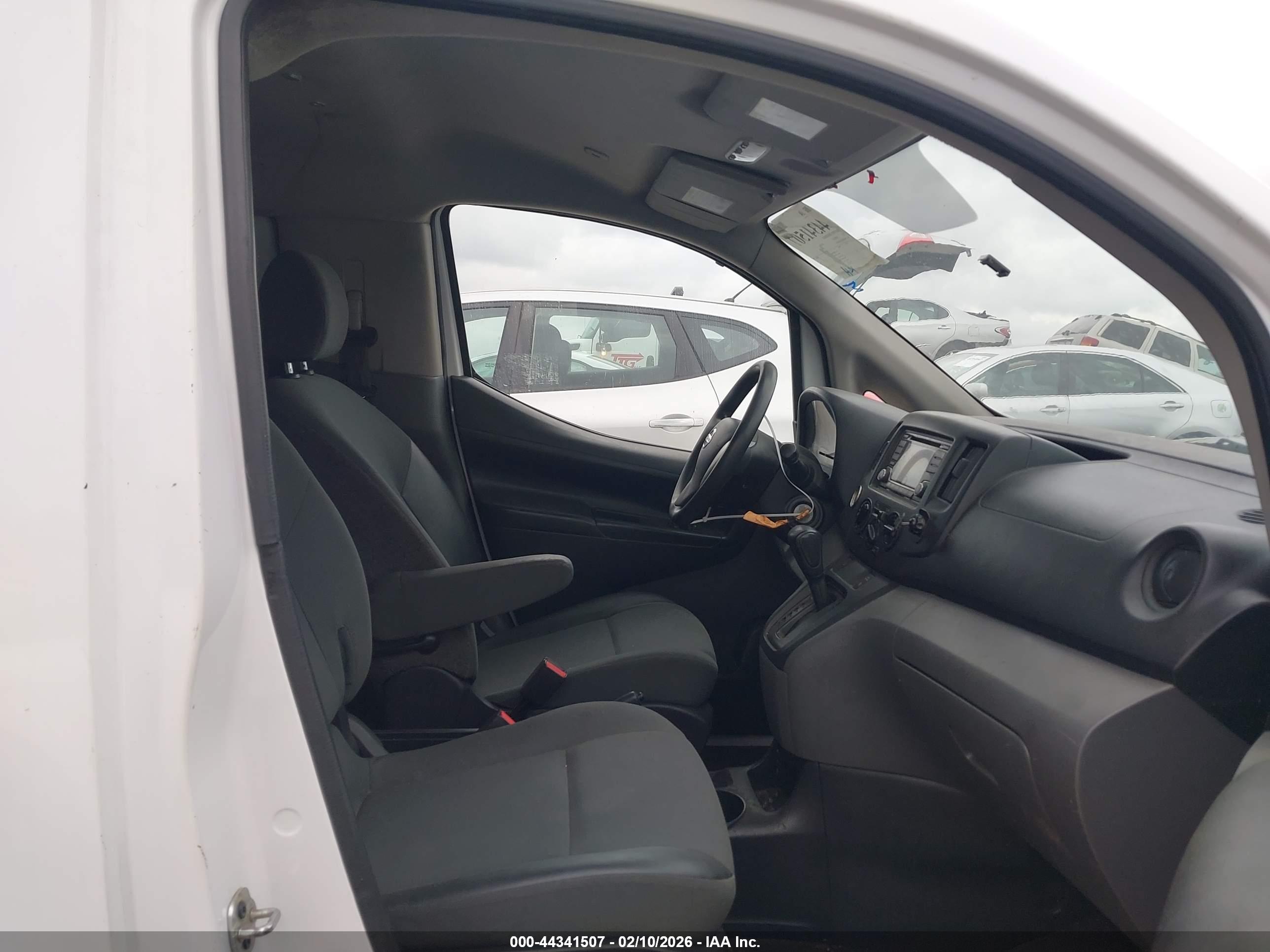 NISSAN NV200 image 5