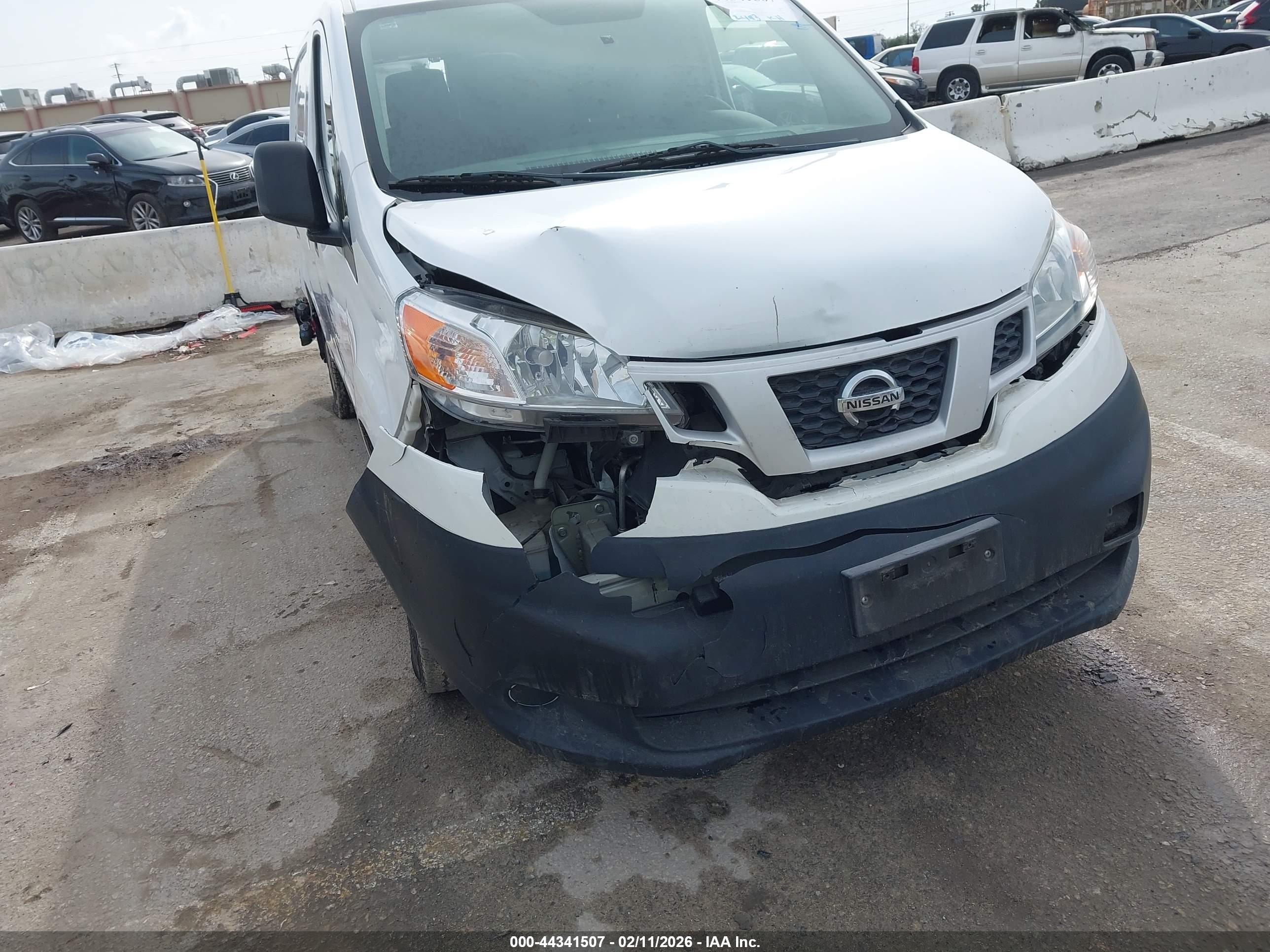 NISSAN NV200 image 6