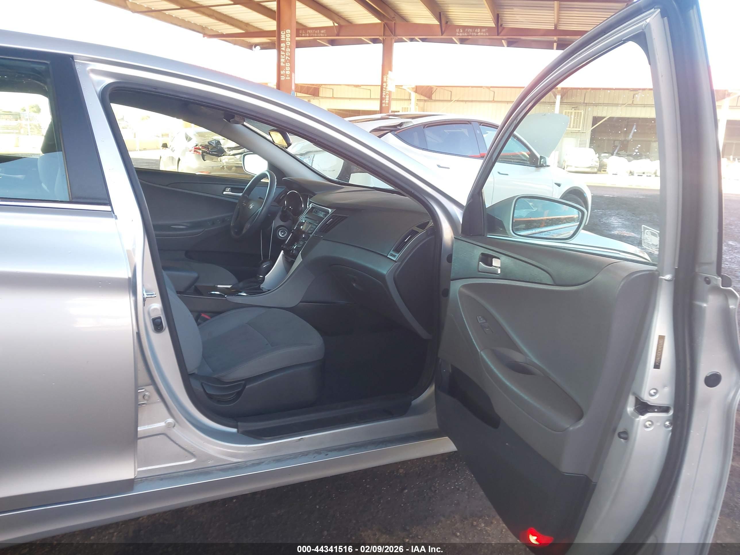 HYUNDAI SONATA image 5