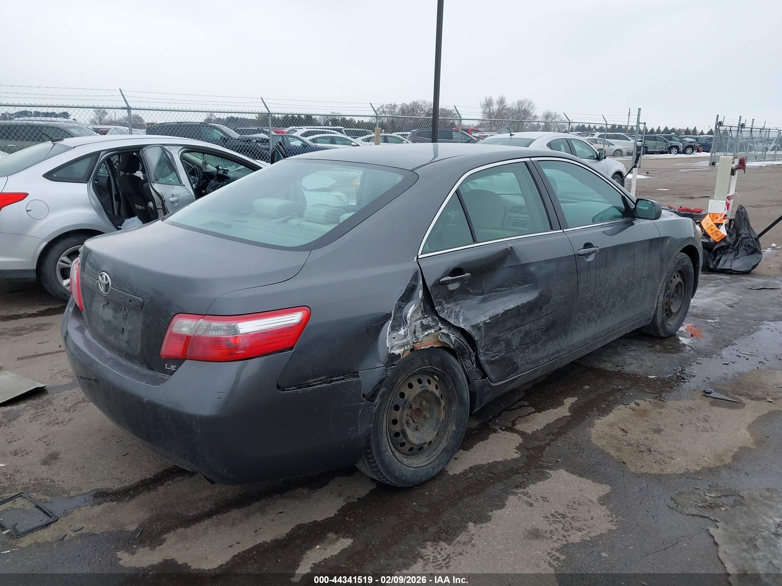 TOYOTA CAMRY image 4