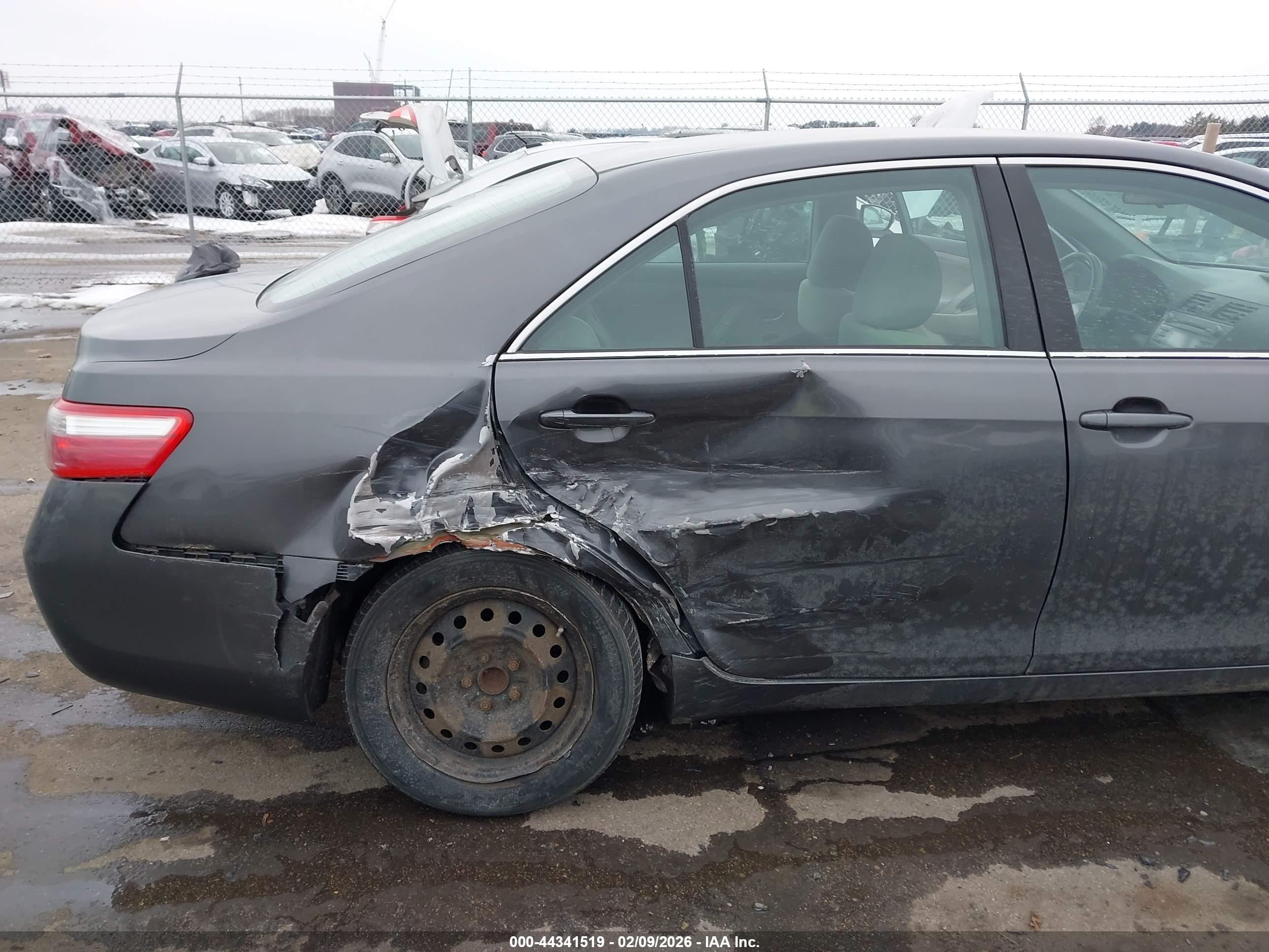 TOYOTA CAMRY image 6