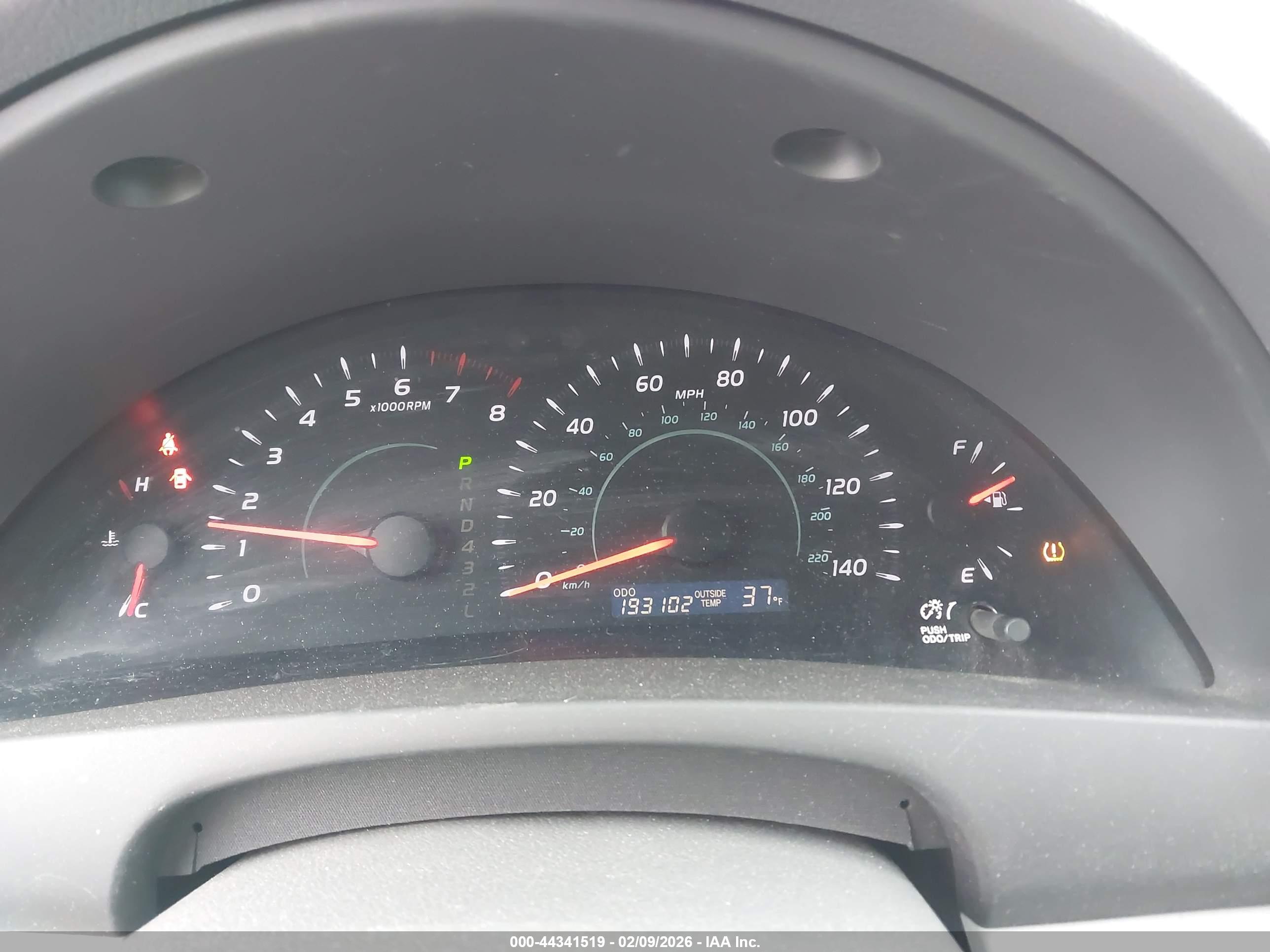 TOYOTA CAMRY image 7