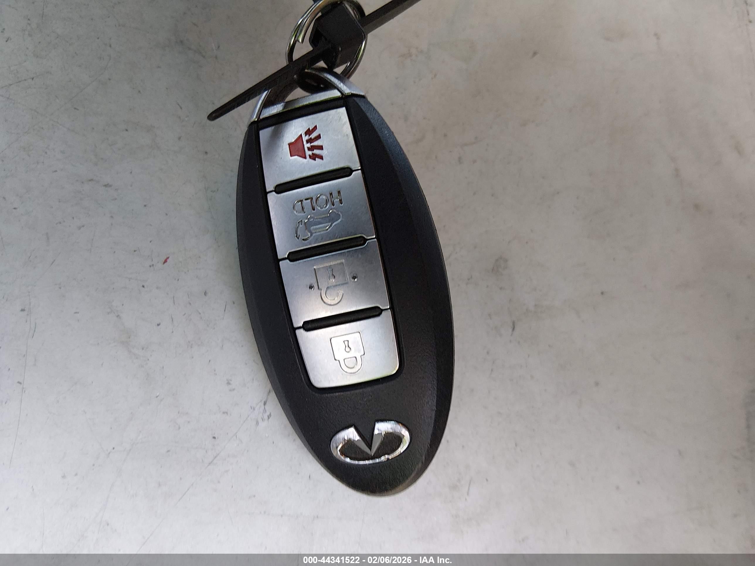 INFINITI QX56 image 11