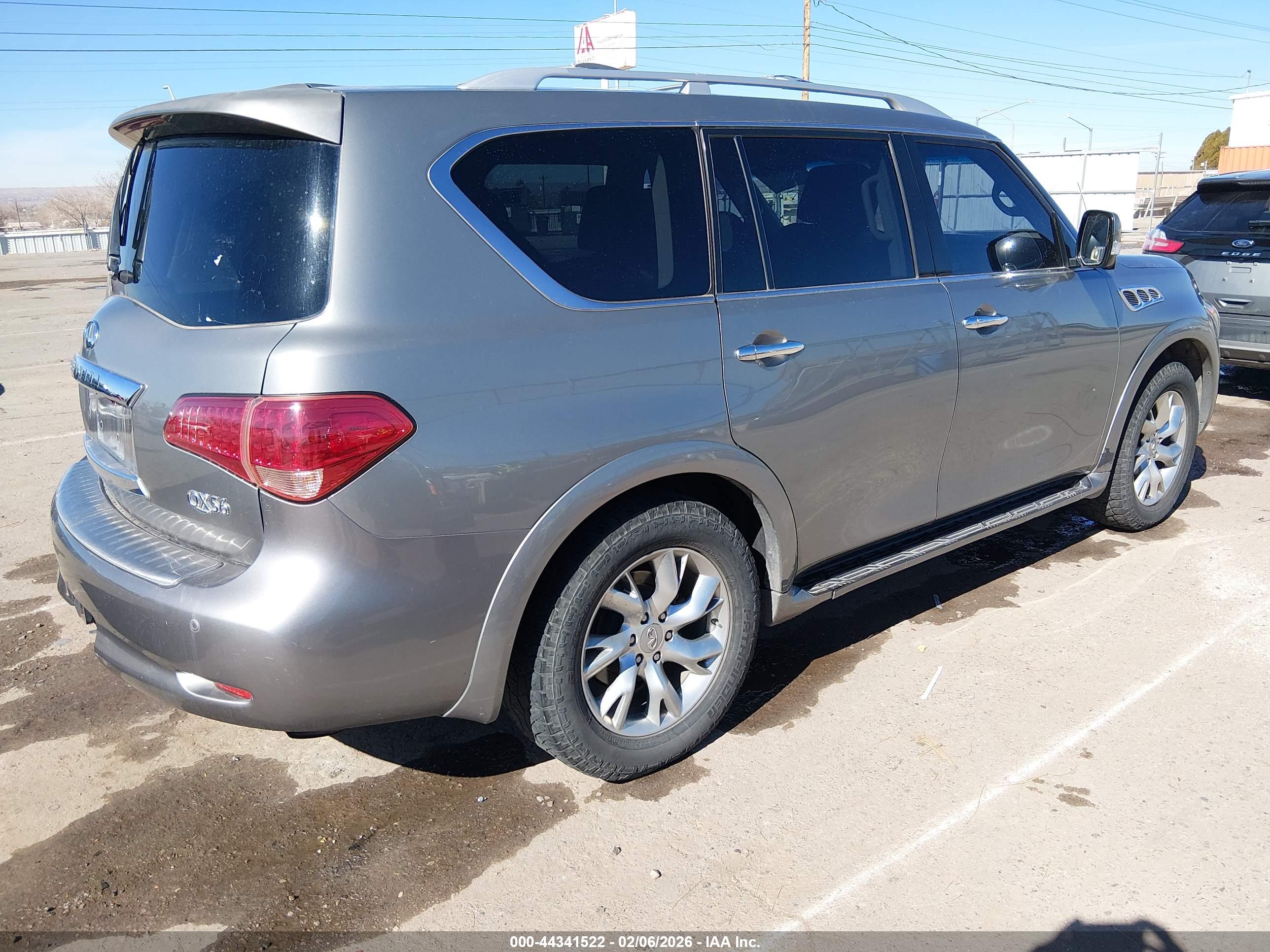 INFINITI QX56 image 4
