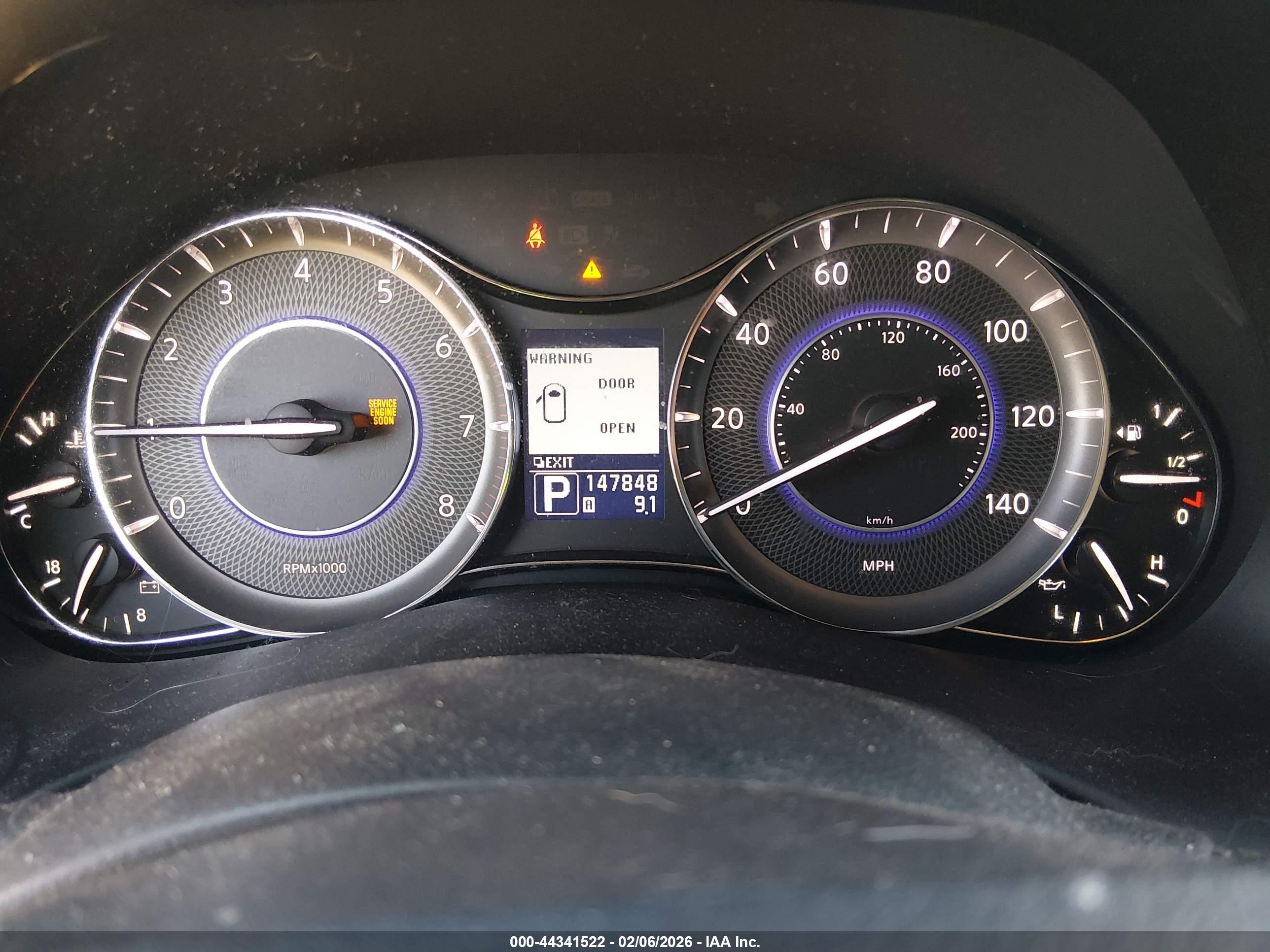INFINITI QX56 image 7