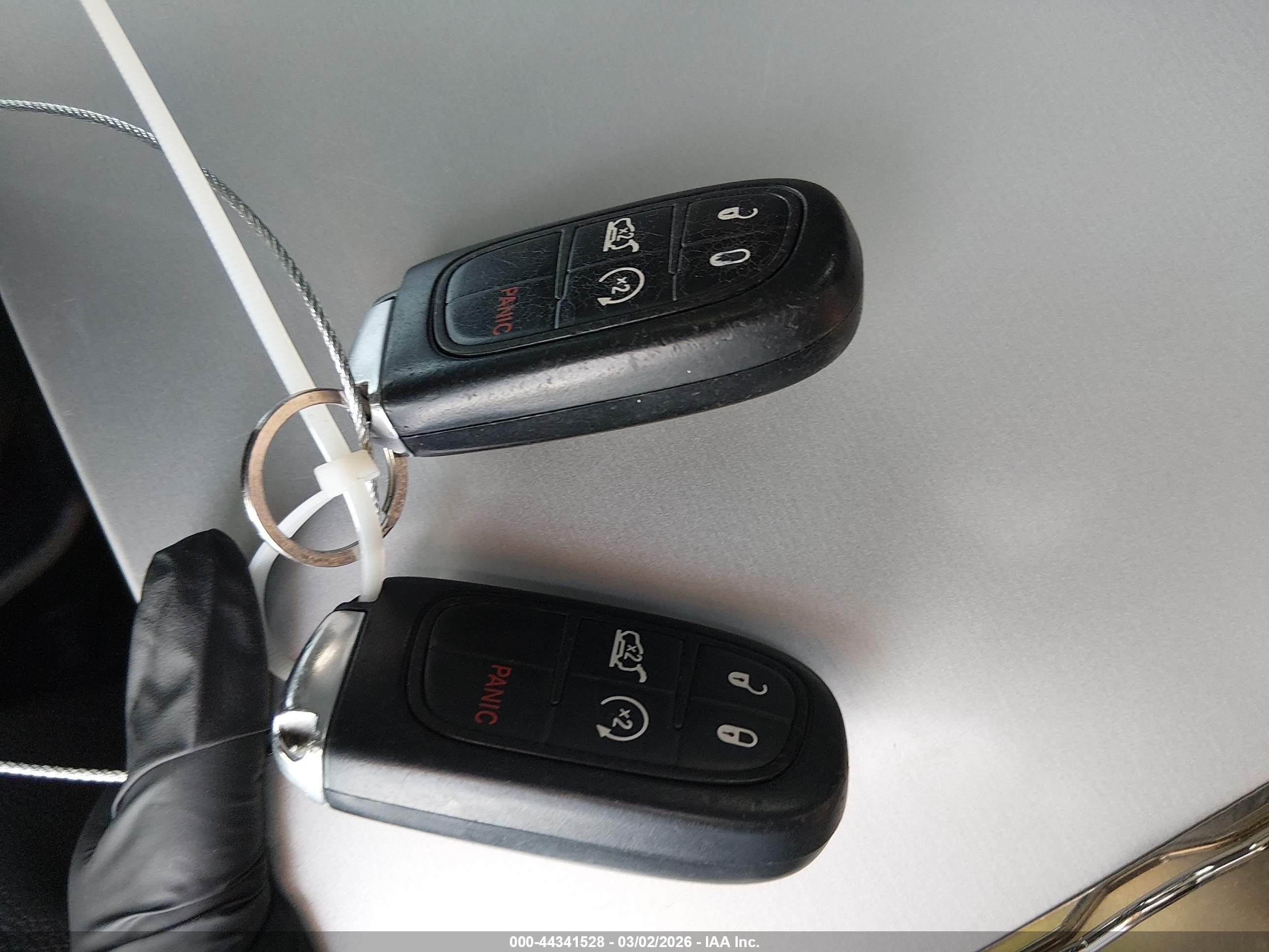 JEEP CHEROKEE image 11