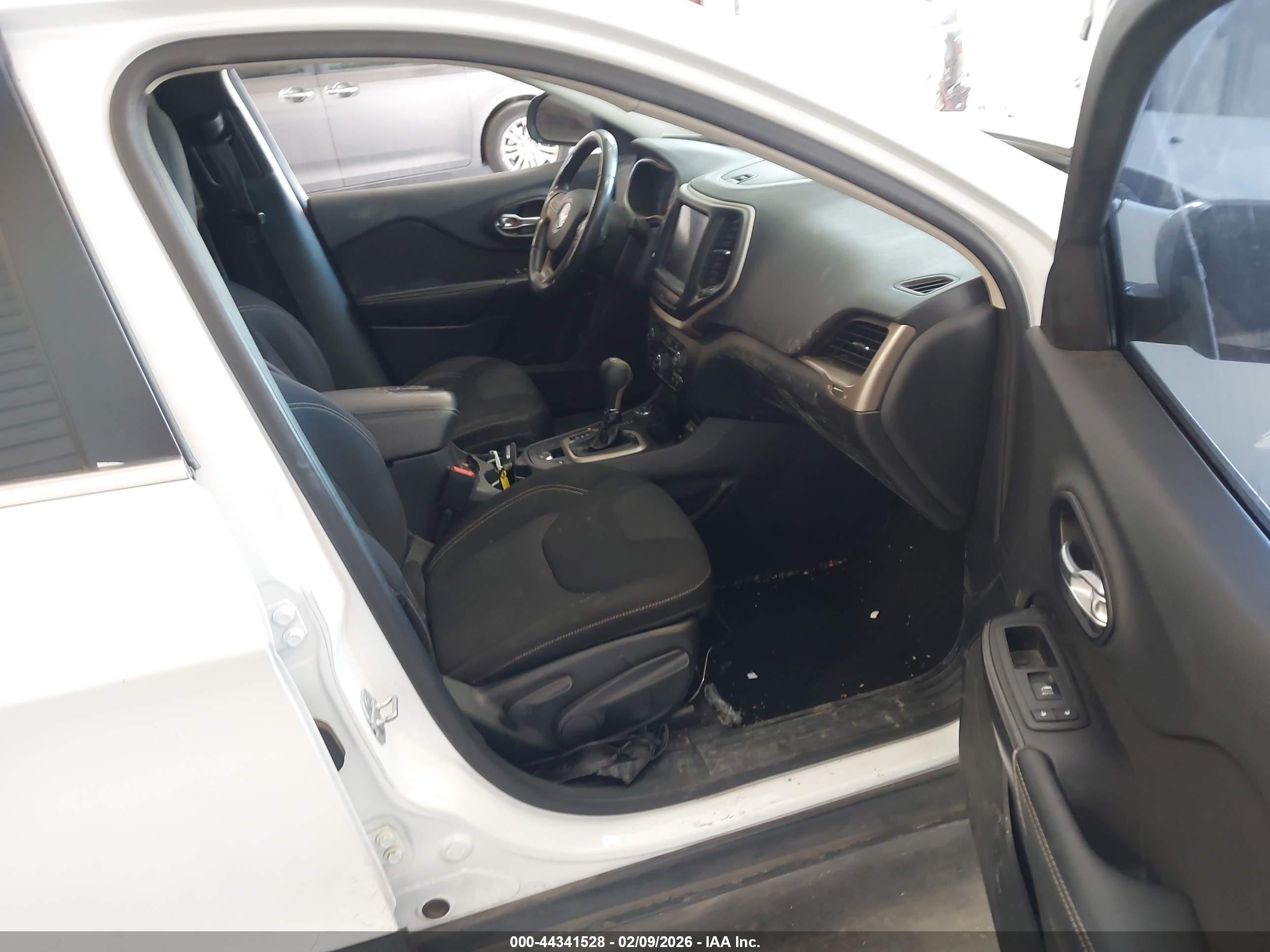 JEEP CHEROKEE image 5