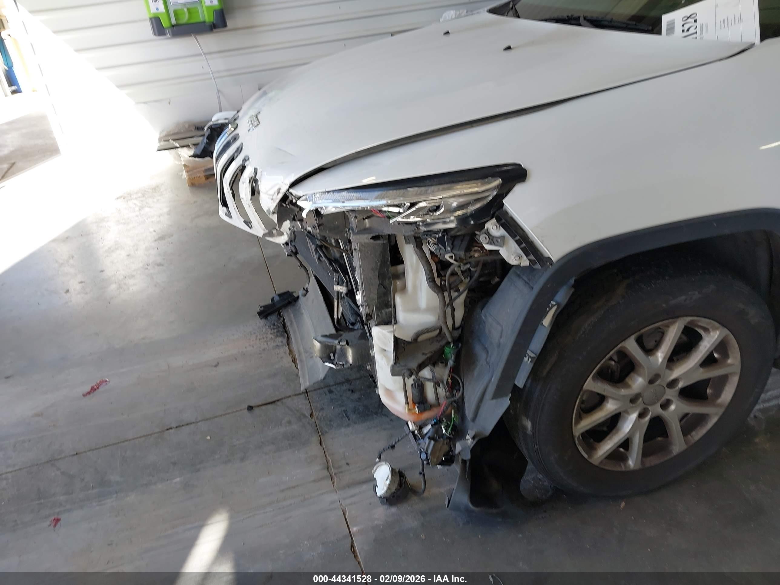 JEEP CHEROKEE image 6