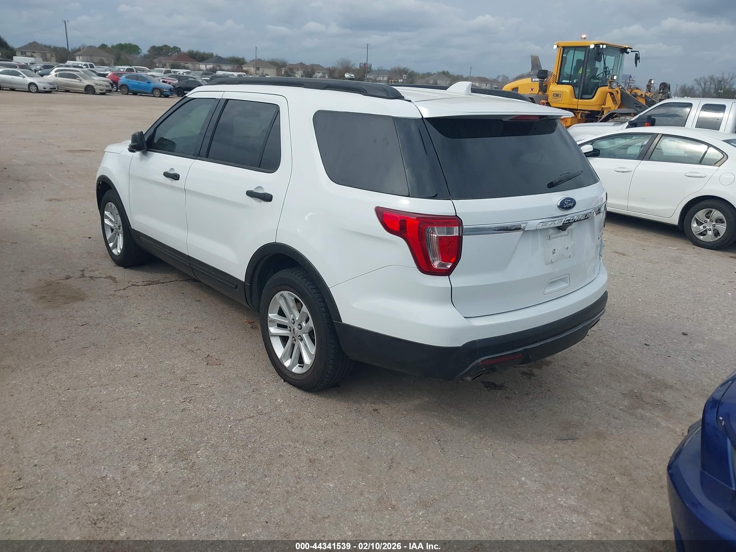 FORD EXPLORER image 3