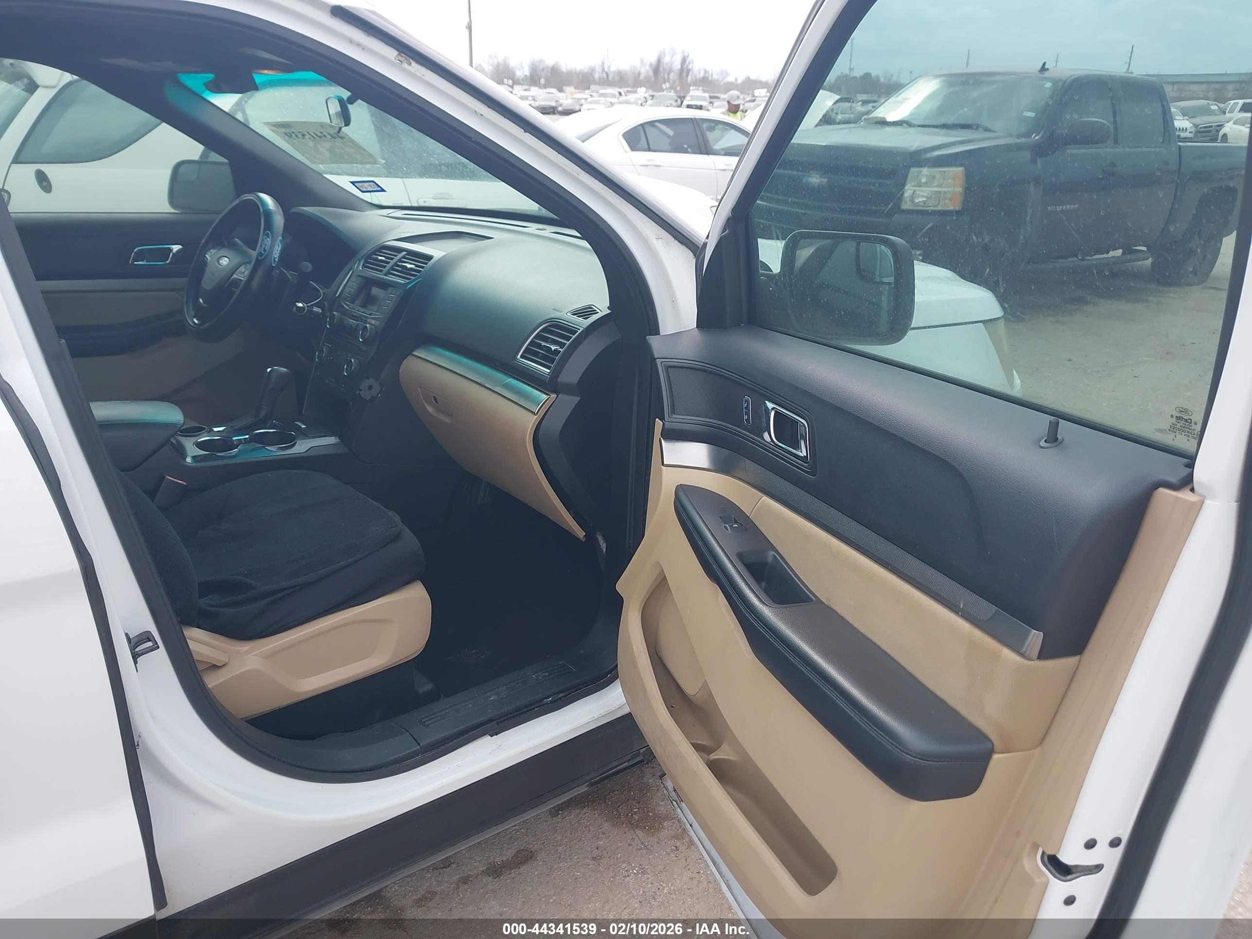 FORD EXPLORER image 5