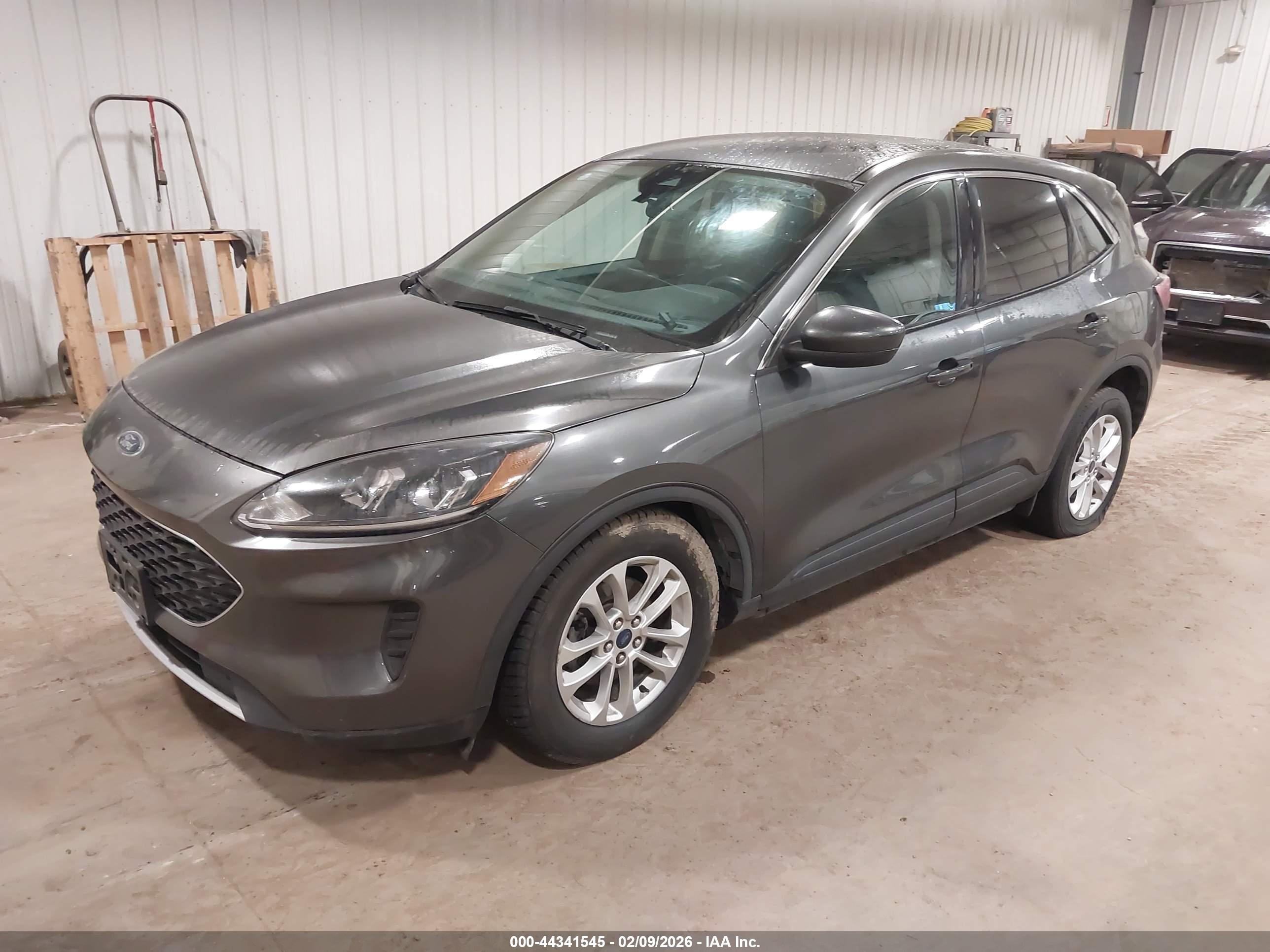 FORD ESCAPE image 2