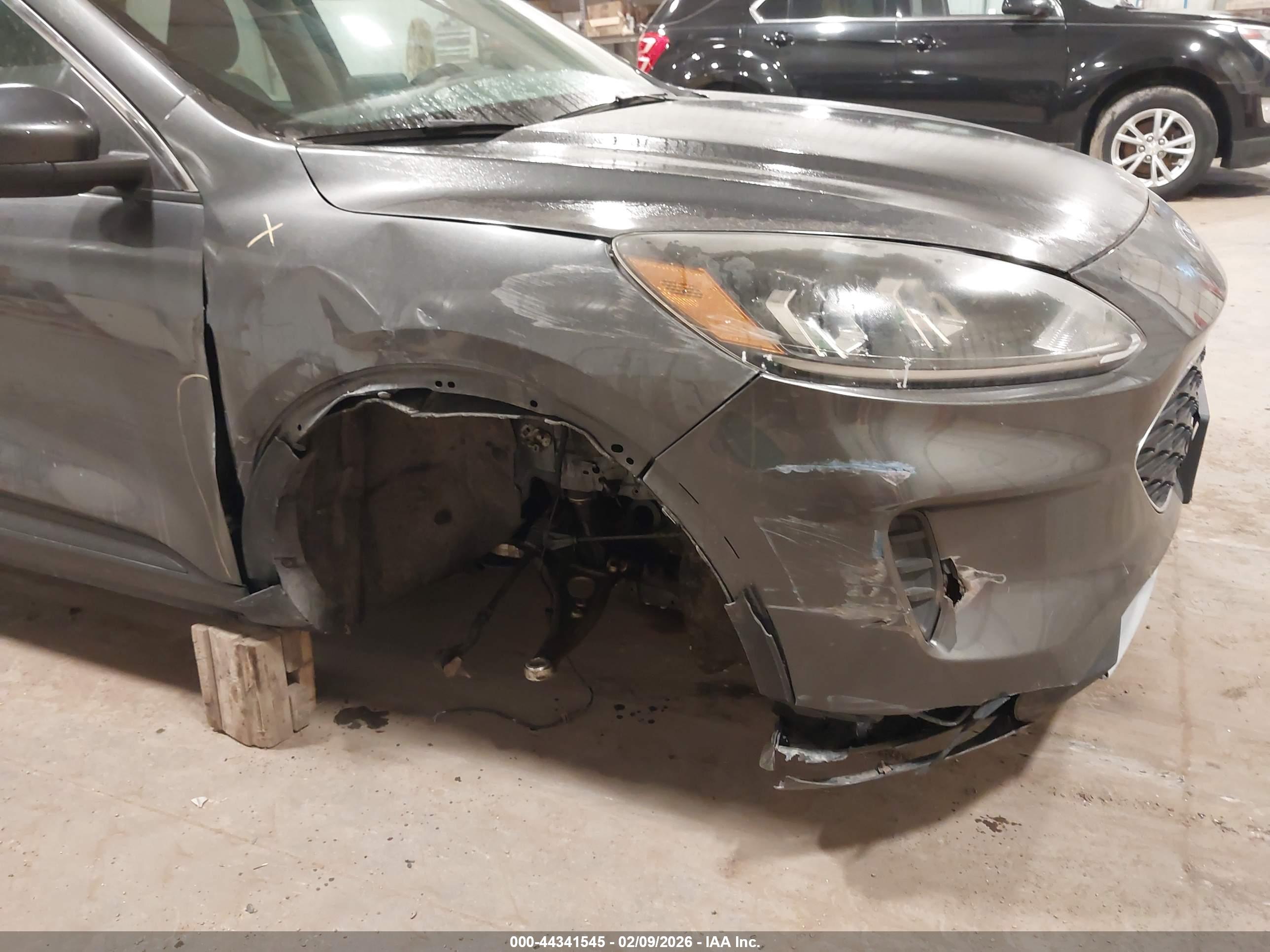 FORD ESCAPE image 6