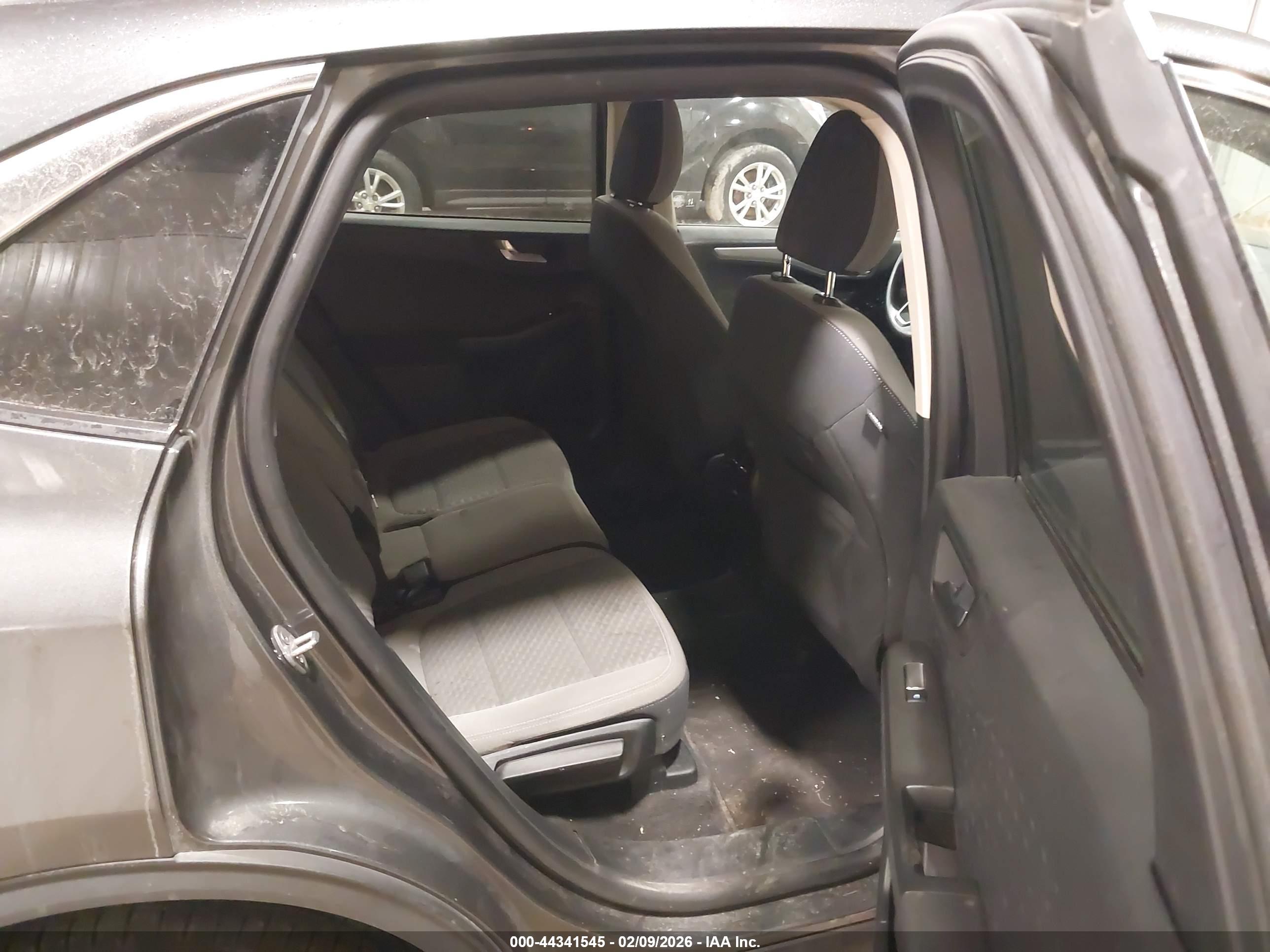 FORD ESCAPE image 8