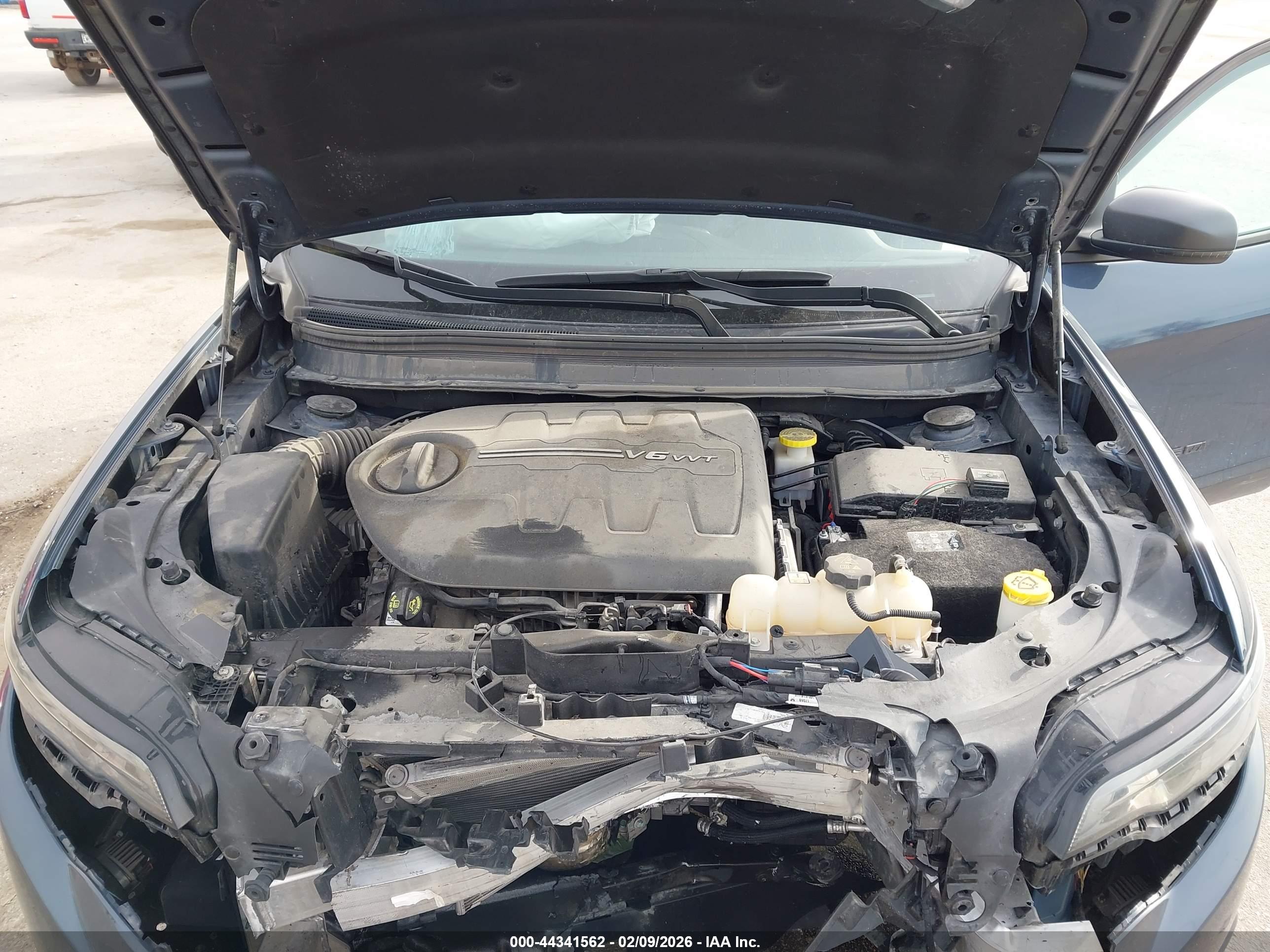 JEEP CHEROKEE image 10