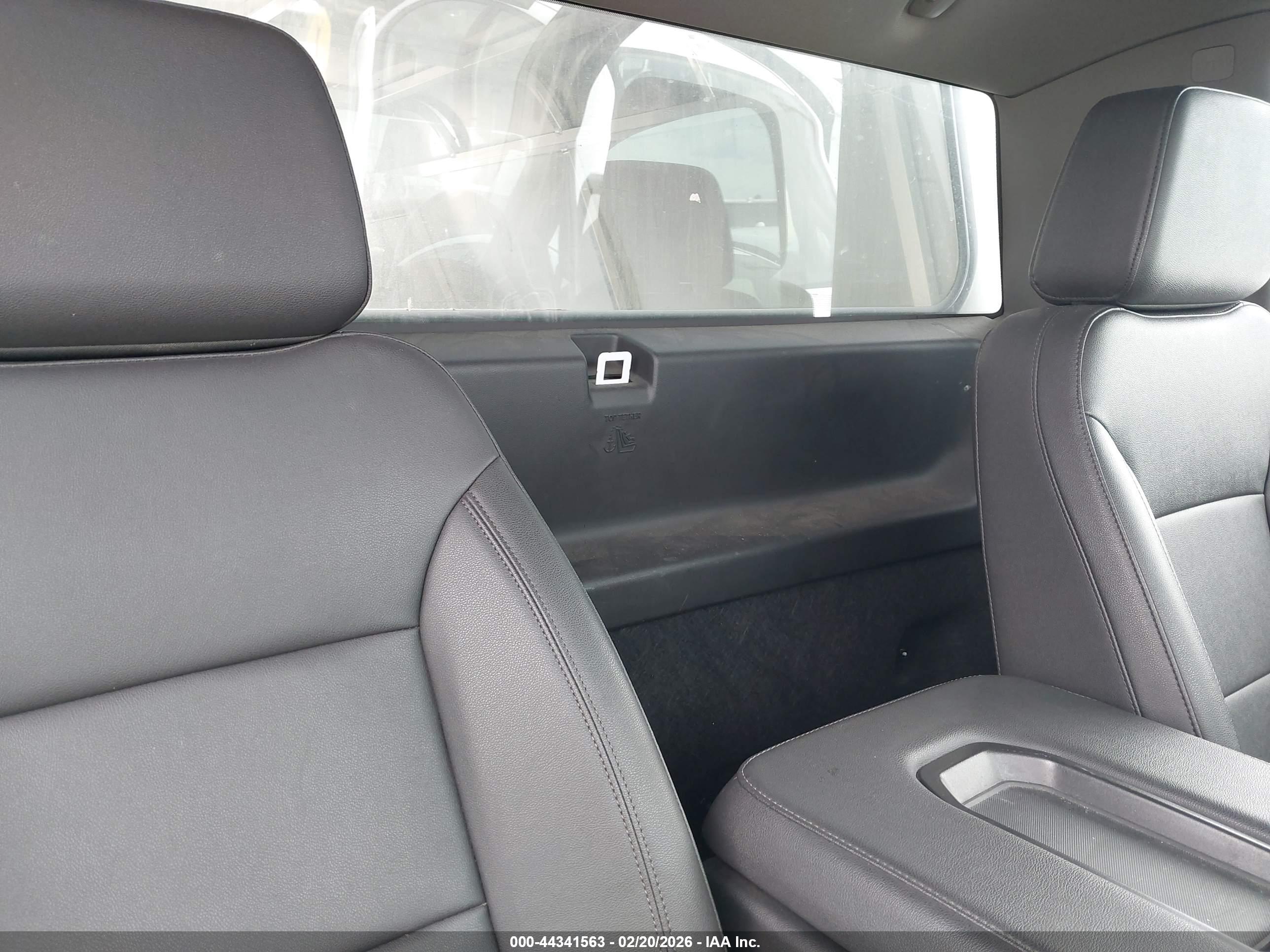 CHEVROLET SILVERADO image 8