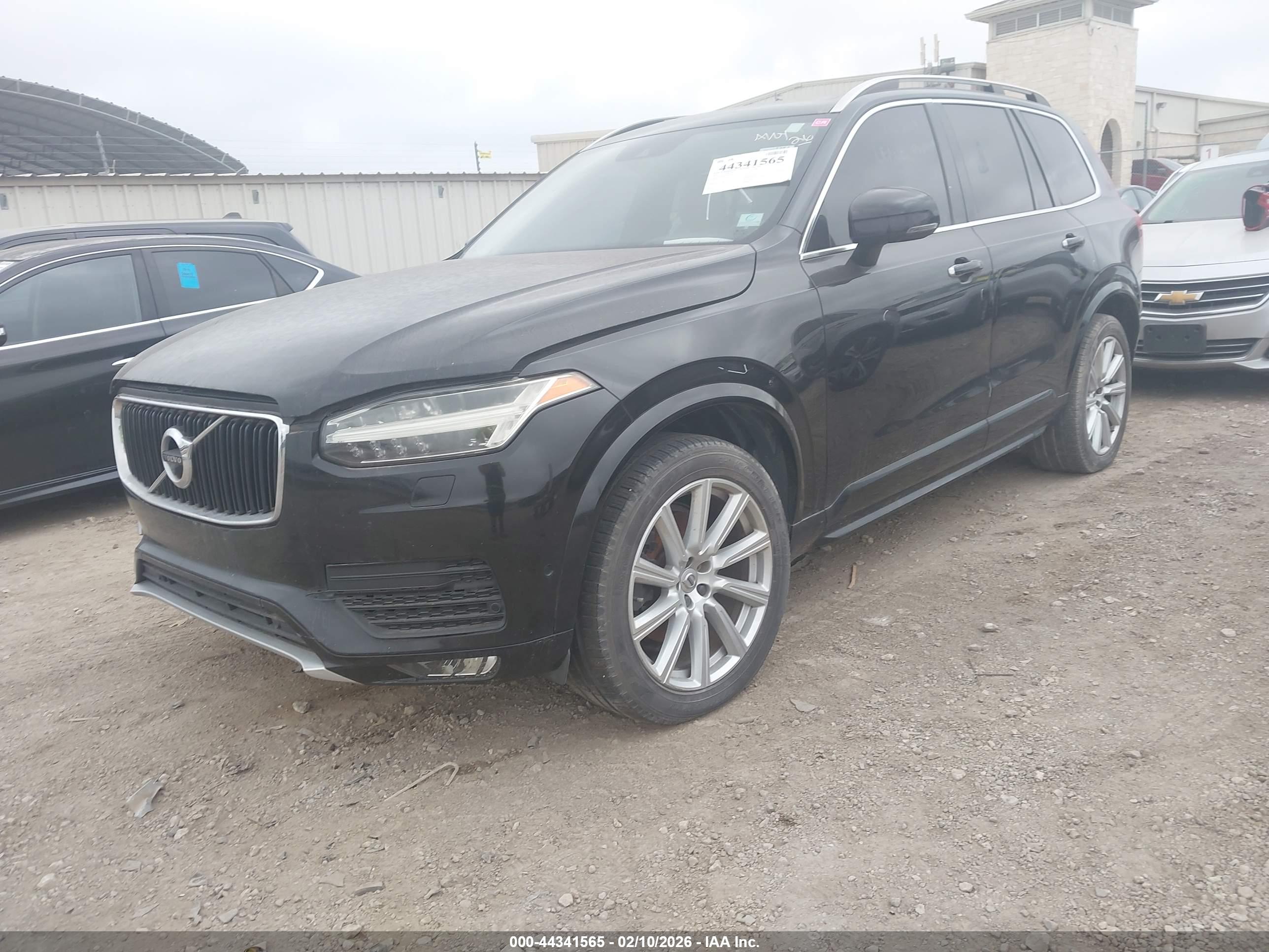 VOLVO XC90 image 2
