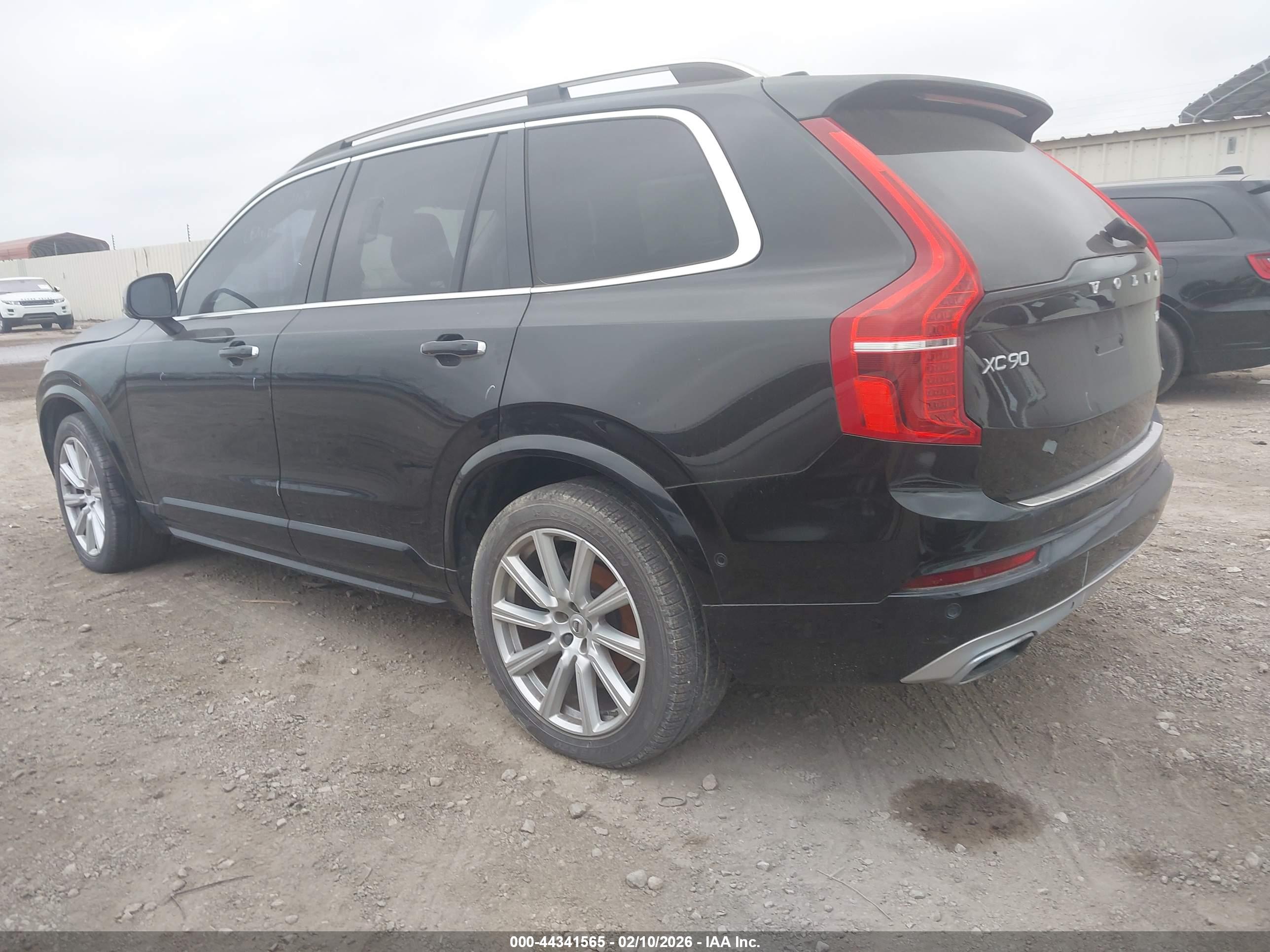 VOLVO XC90 image 3