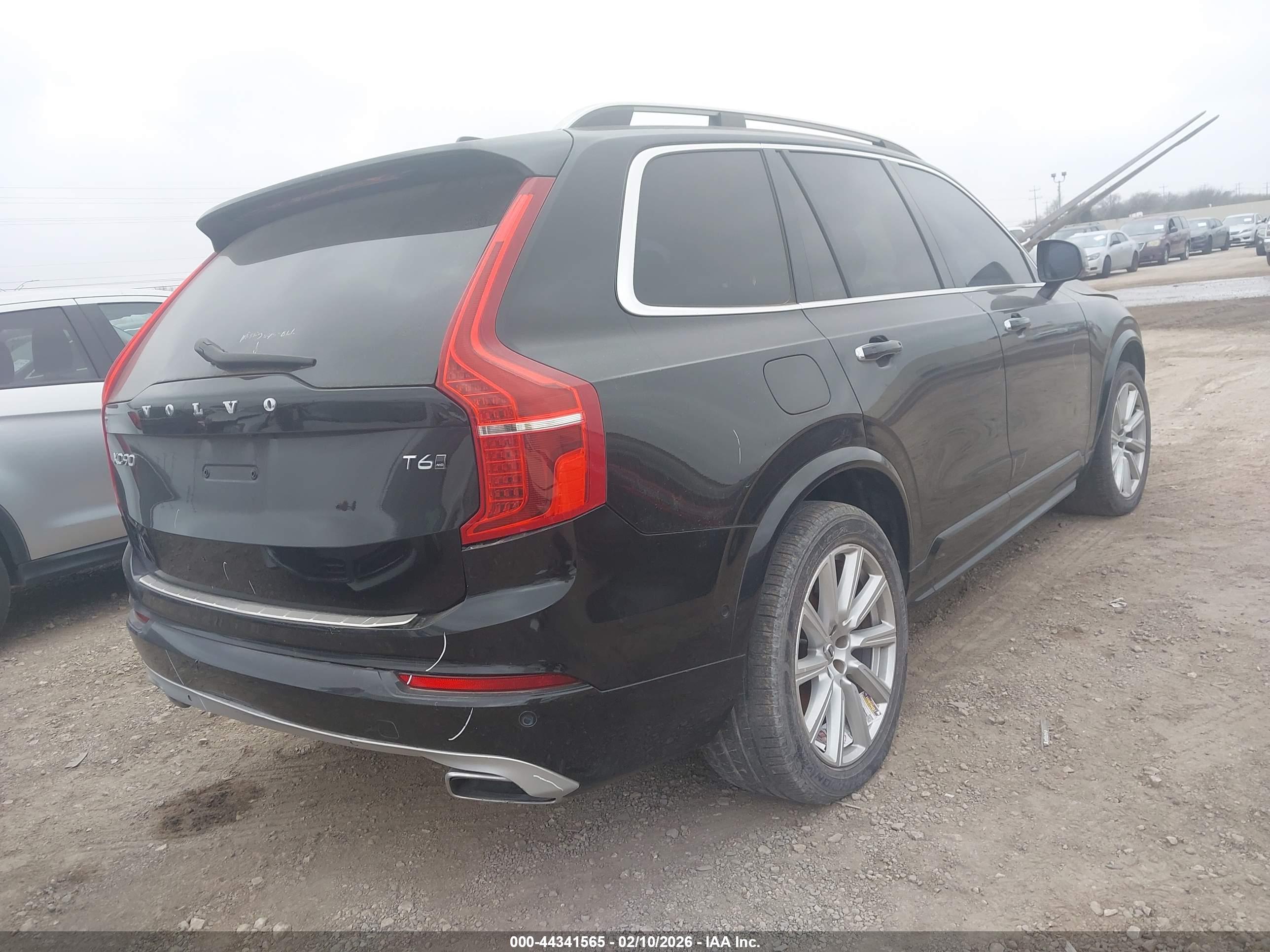 VOLVO XC90 image 4