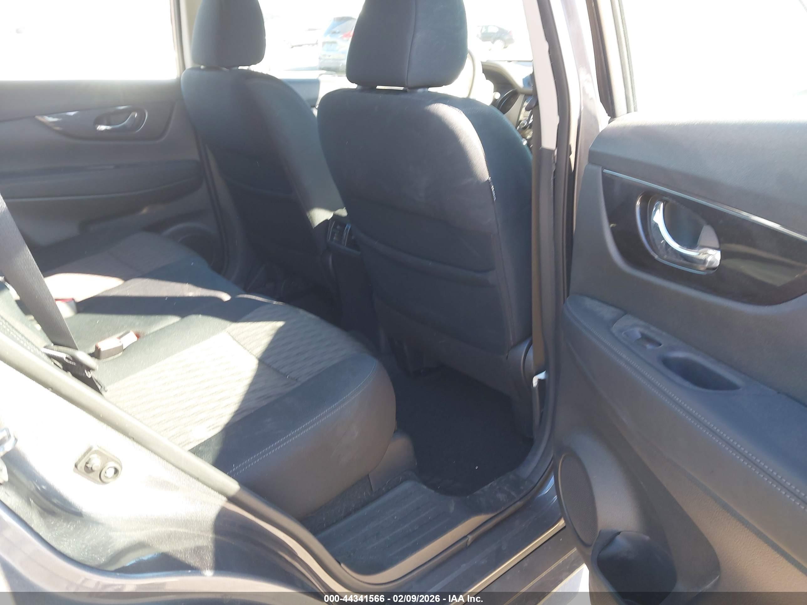 NISSAN ROGUE image 8