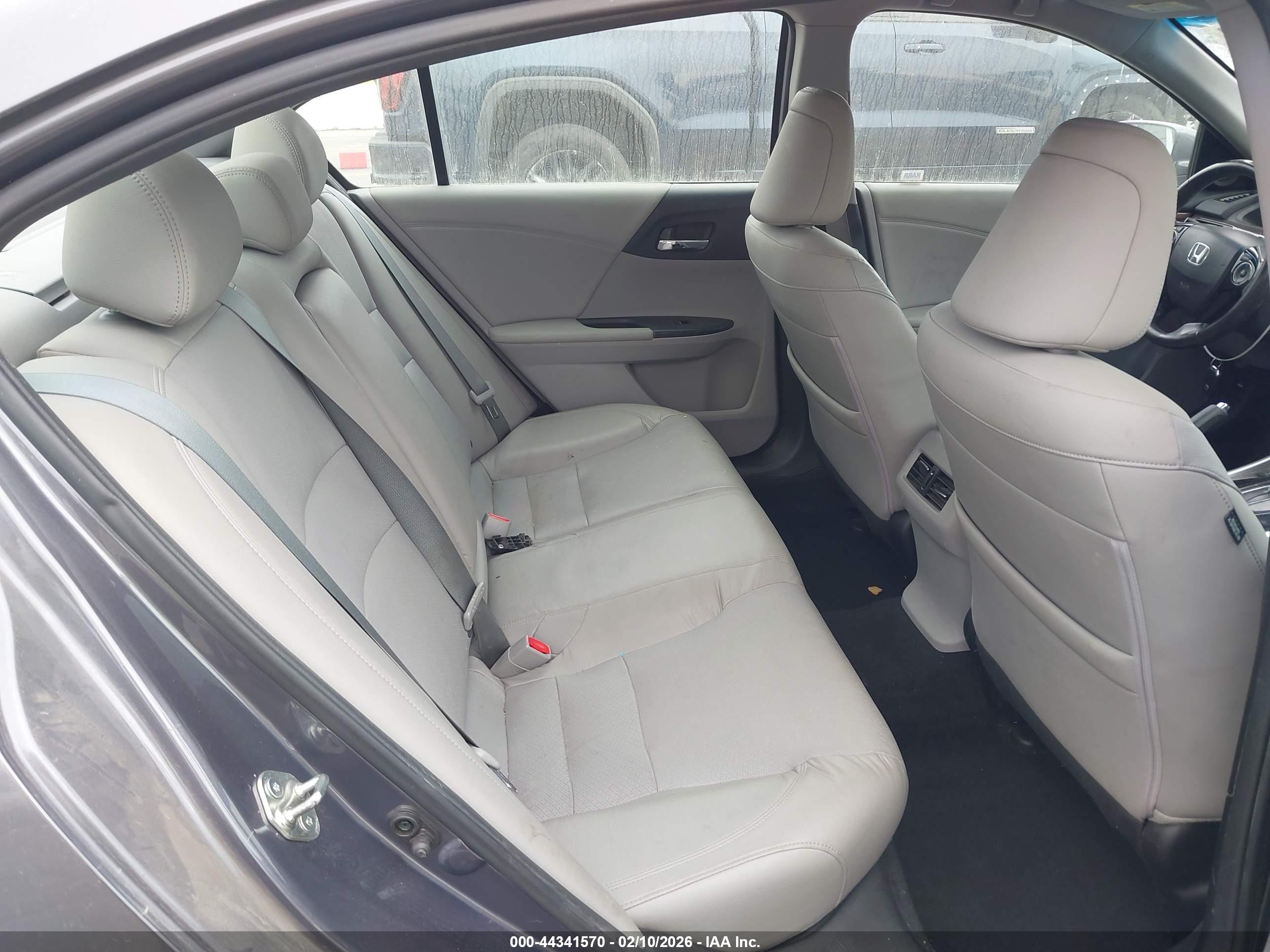 HONDA ACCORD image 8