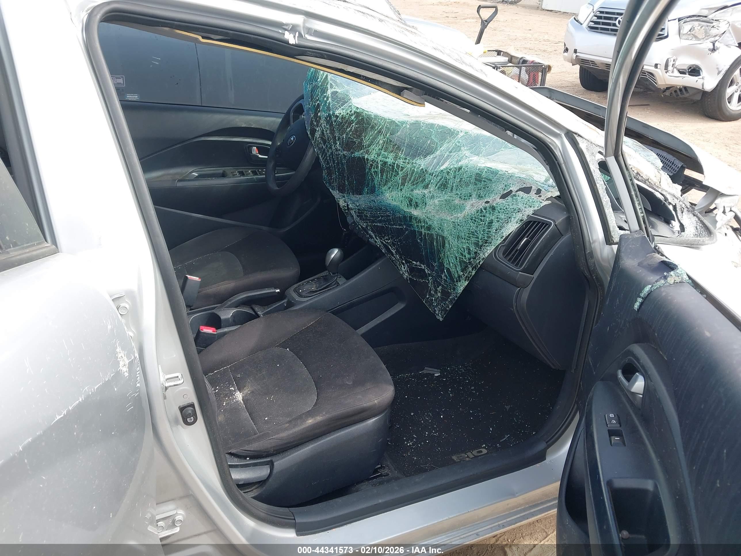 KIA RIO image 5