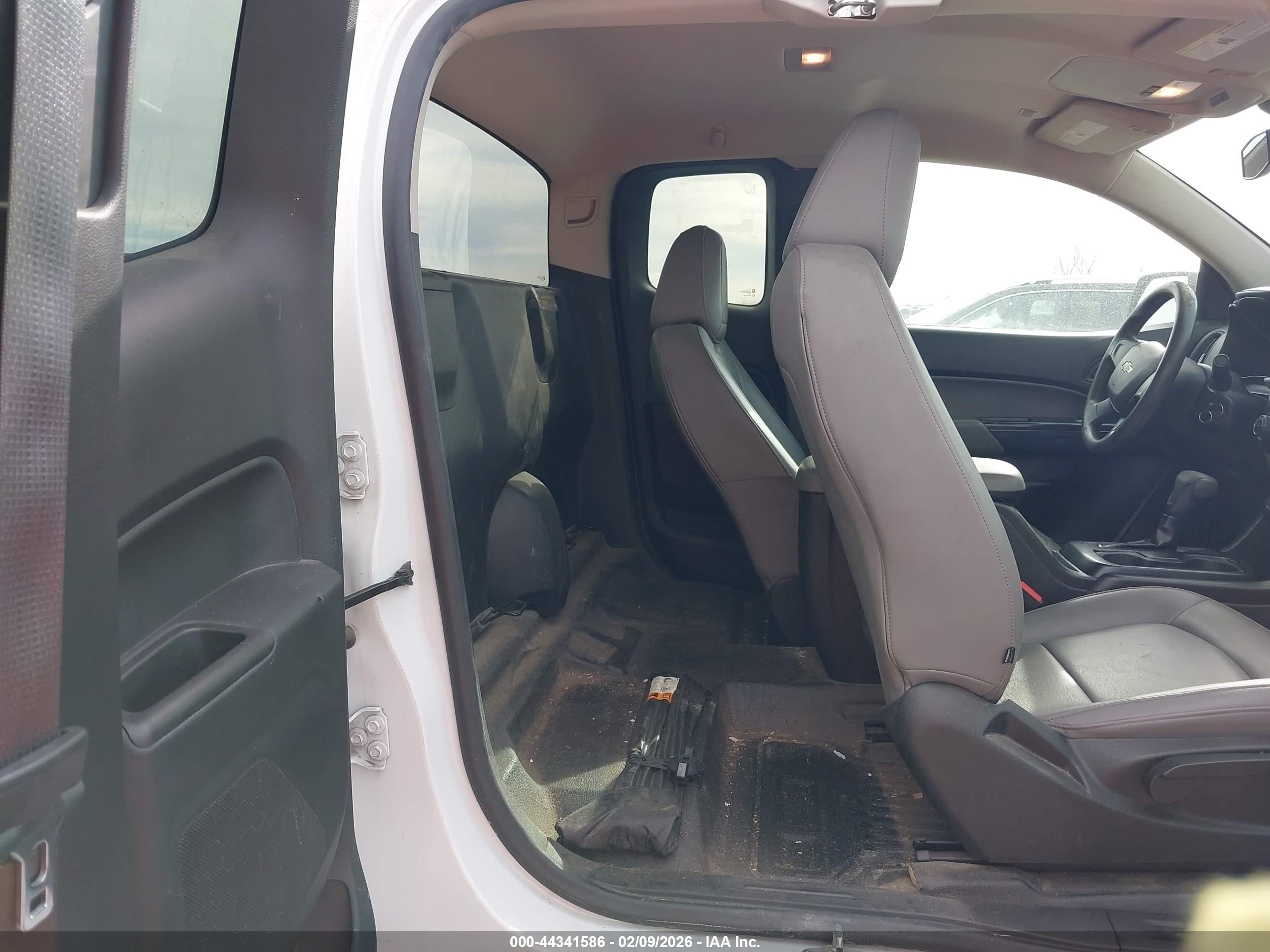 CHEVROLET COLORADO image 8