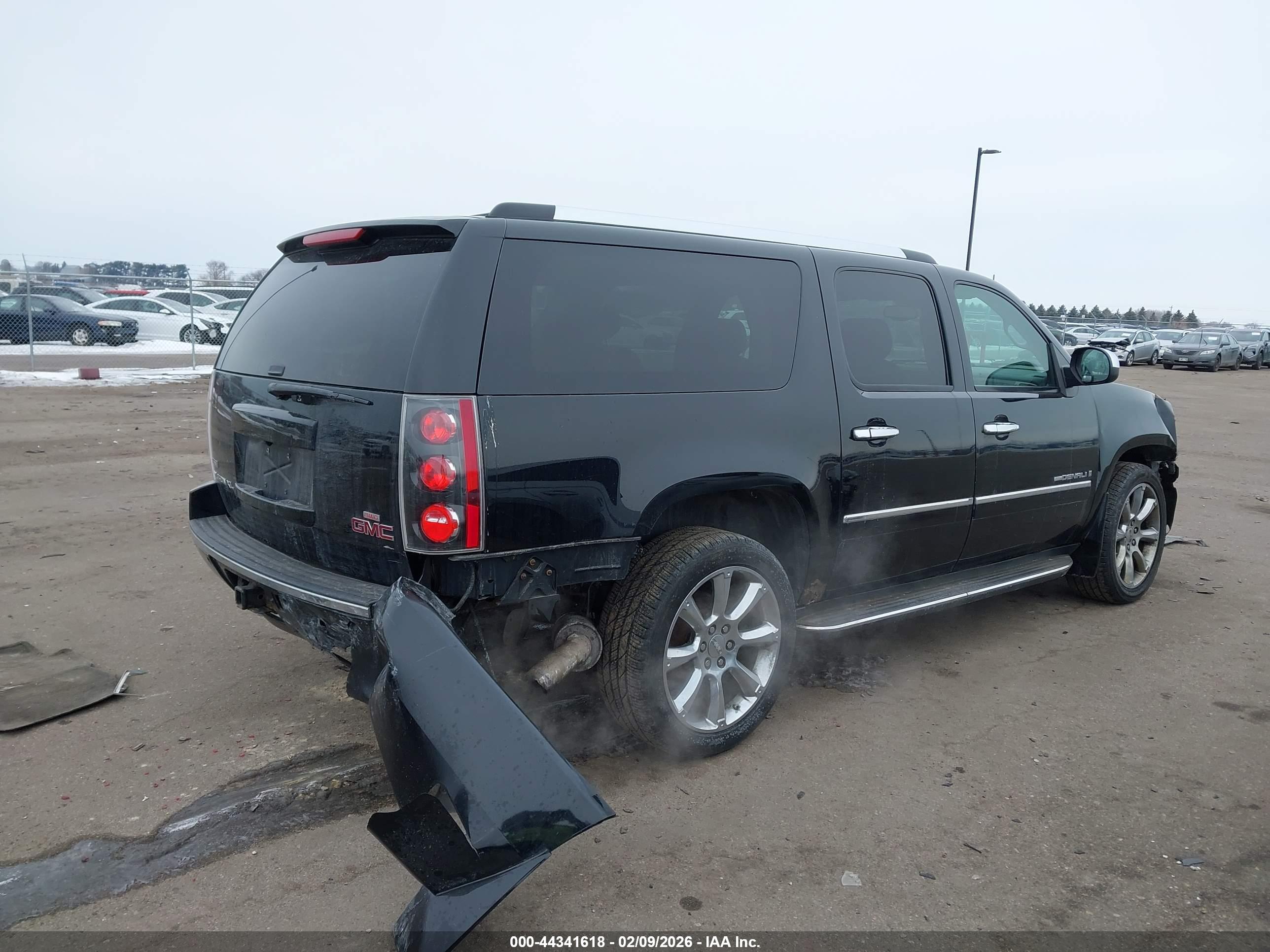 GMC YUKON image 4