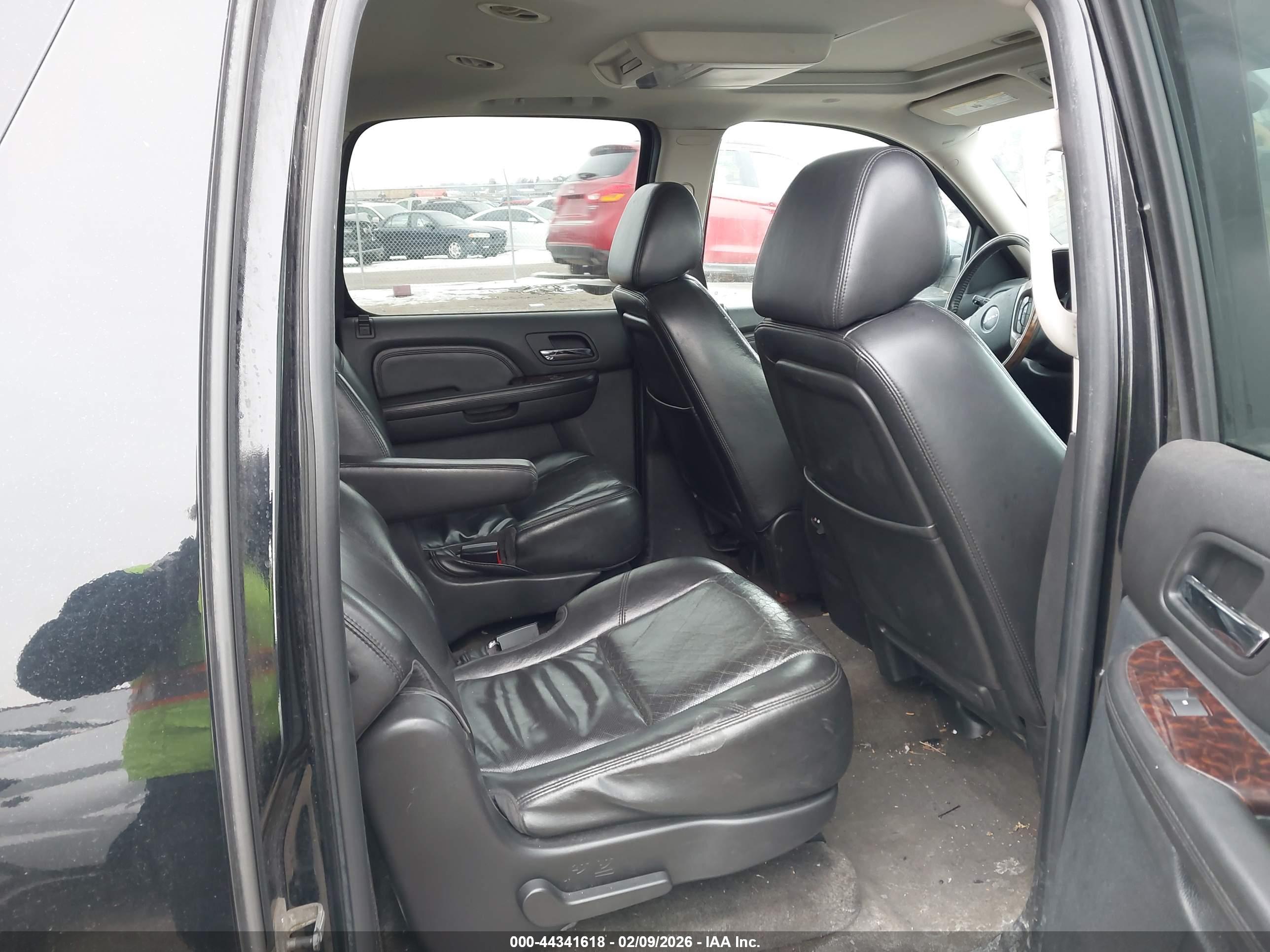 GMC YUKON image 8
