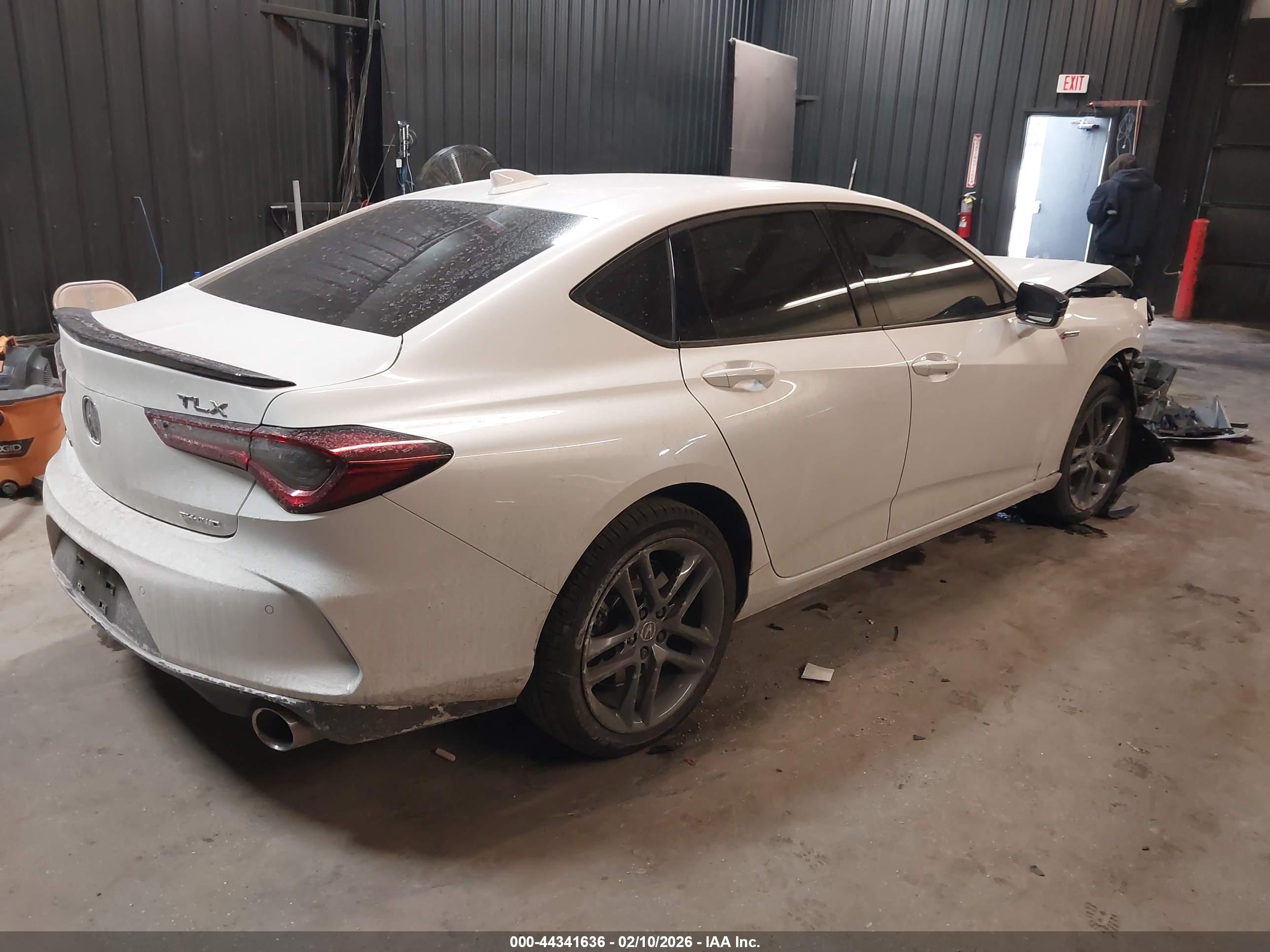 ACURA TLX image 4