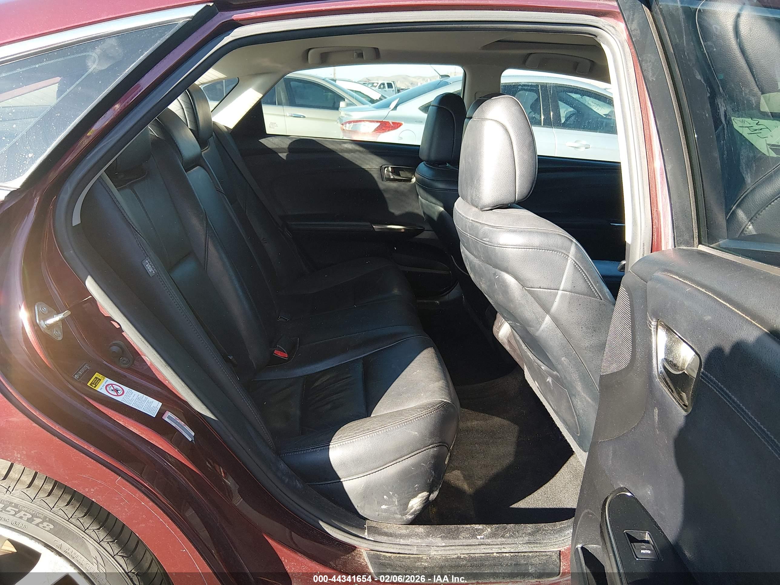 TOYOTA AVALON image 8