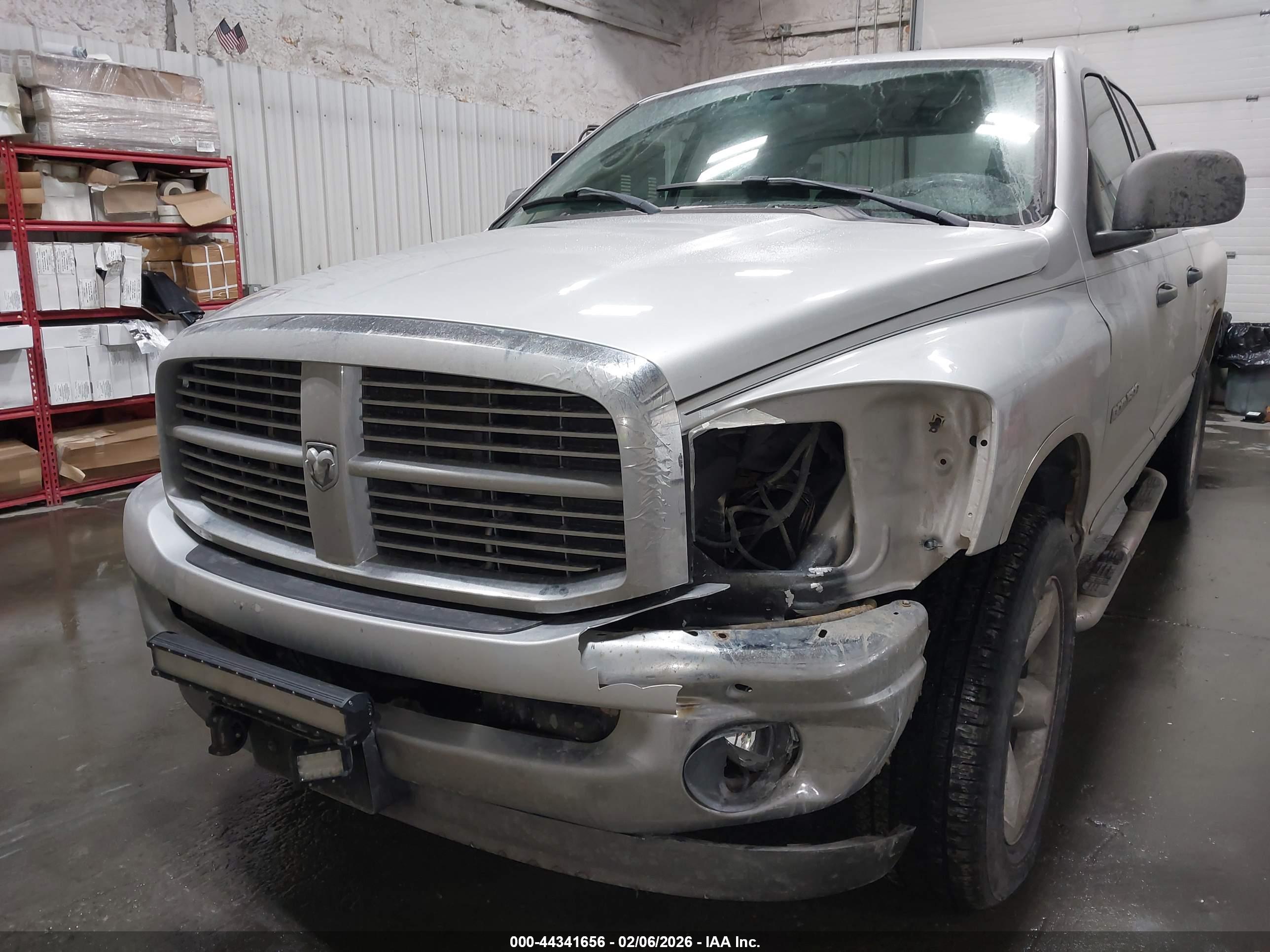 DODGE RAM image 6